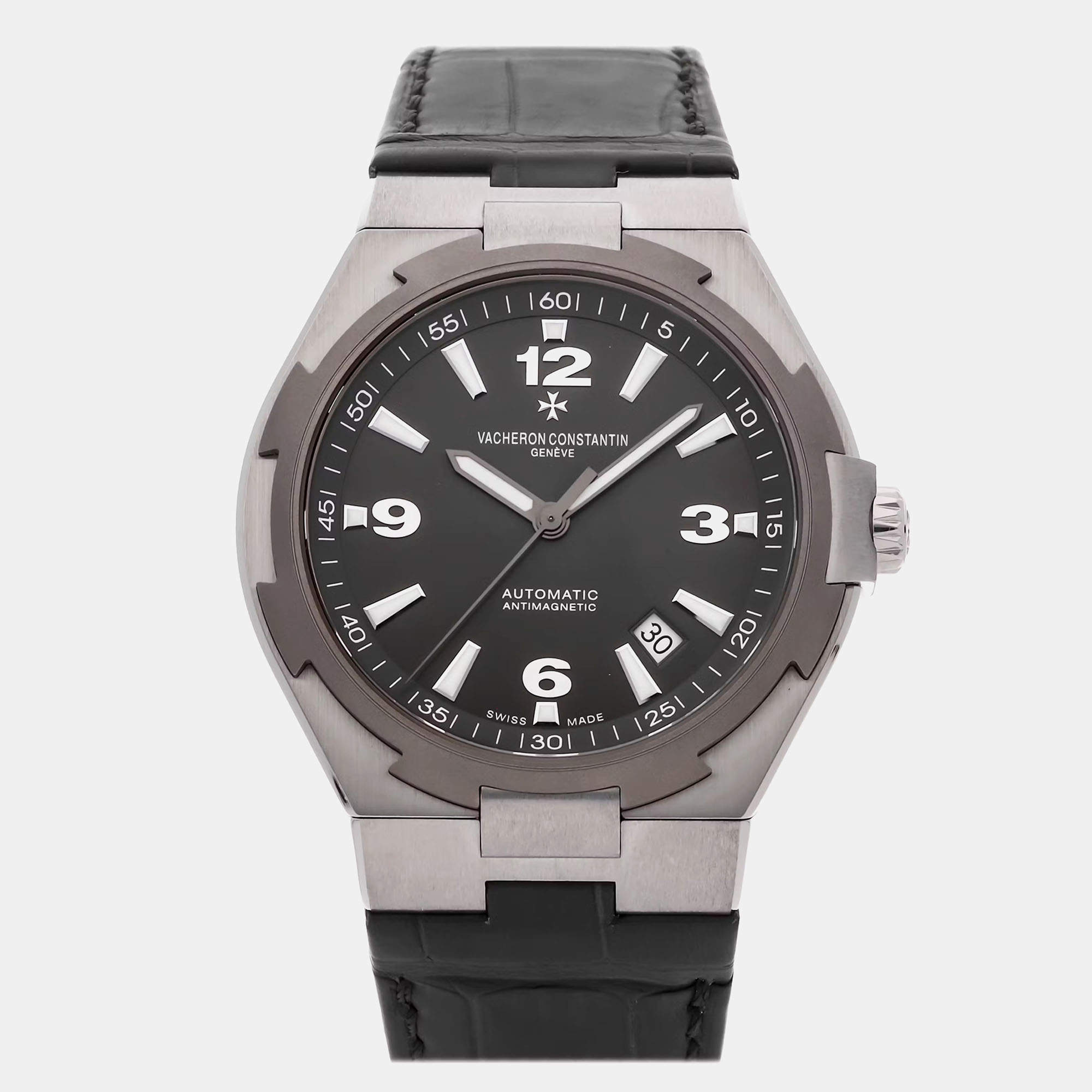 Pre-Owned Vacheron Constantin Overseas 47040/000W-9500 42 mm