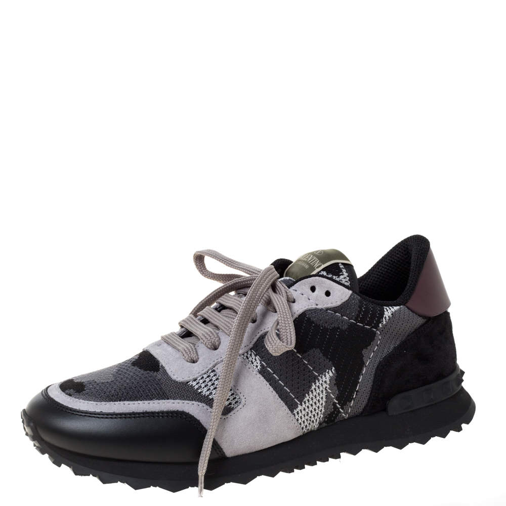 مملوكة مسبقًا Valentino Black/Grey Mesh And Leather Rockrunner Camouflage Rockstud Low Top Sneakers Size 40