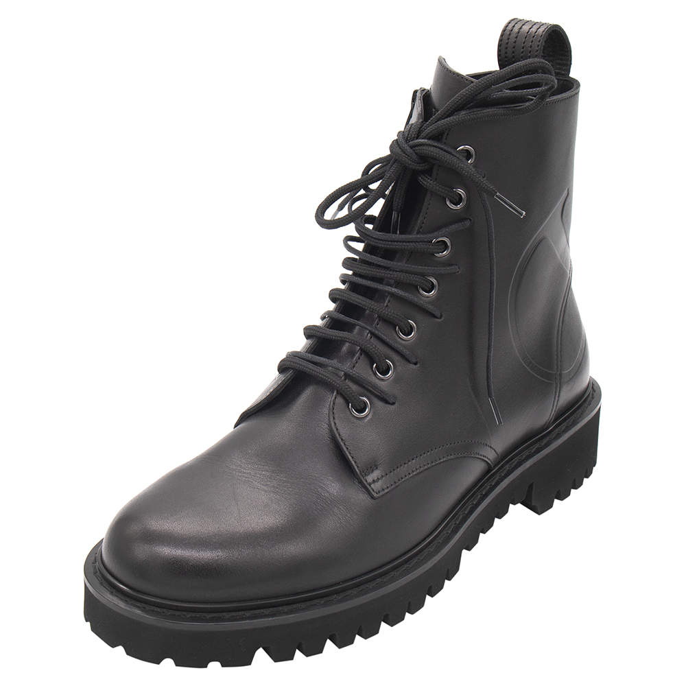 حذاء بوت فالنتينو "كومبات" شعار الماركة حرف ڨي جلد أسود مقاس 43