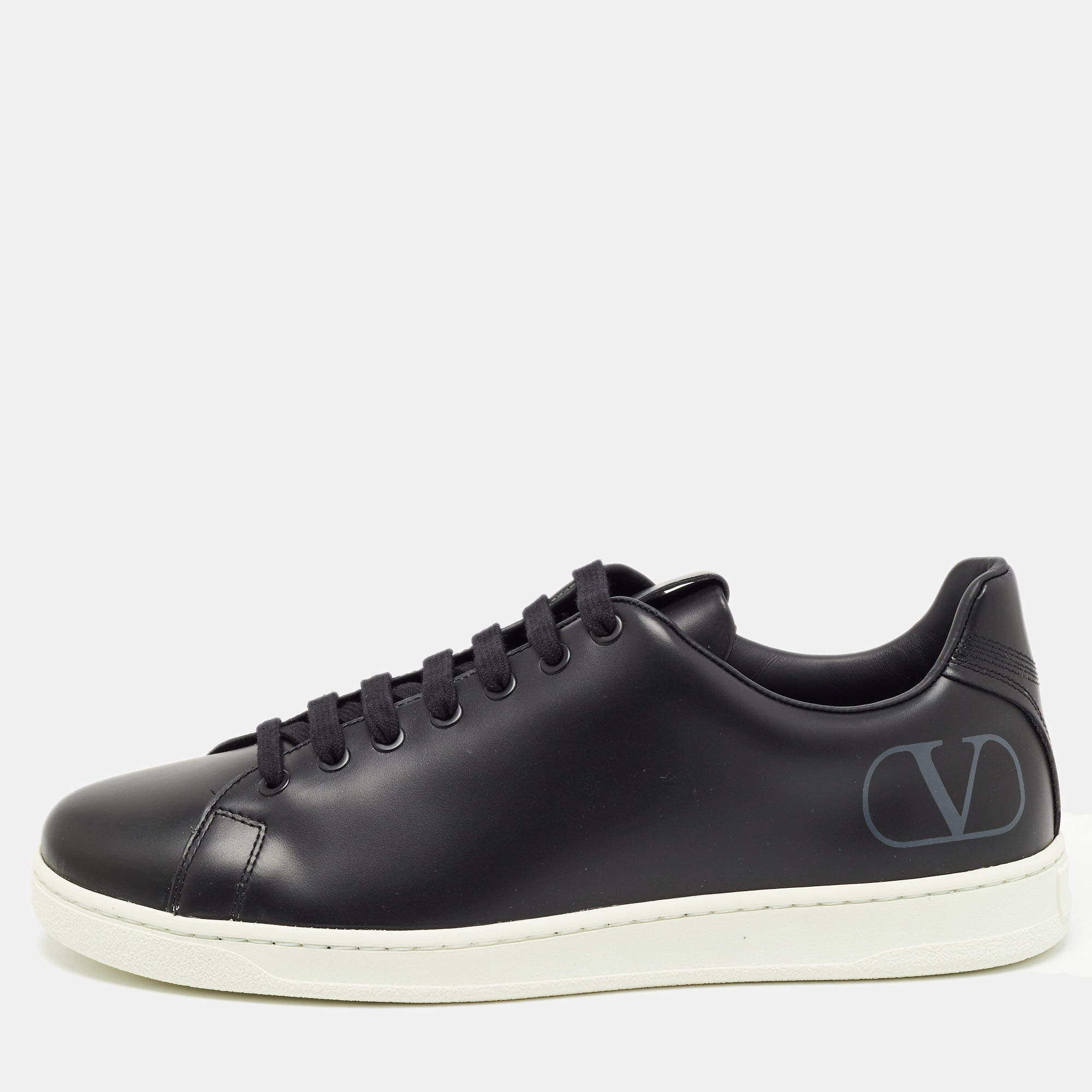 Pre Owned Valentino Black Leather VLogo Low Top Sneakers Size 42