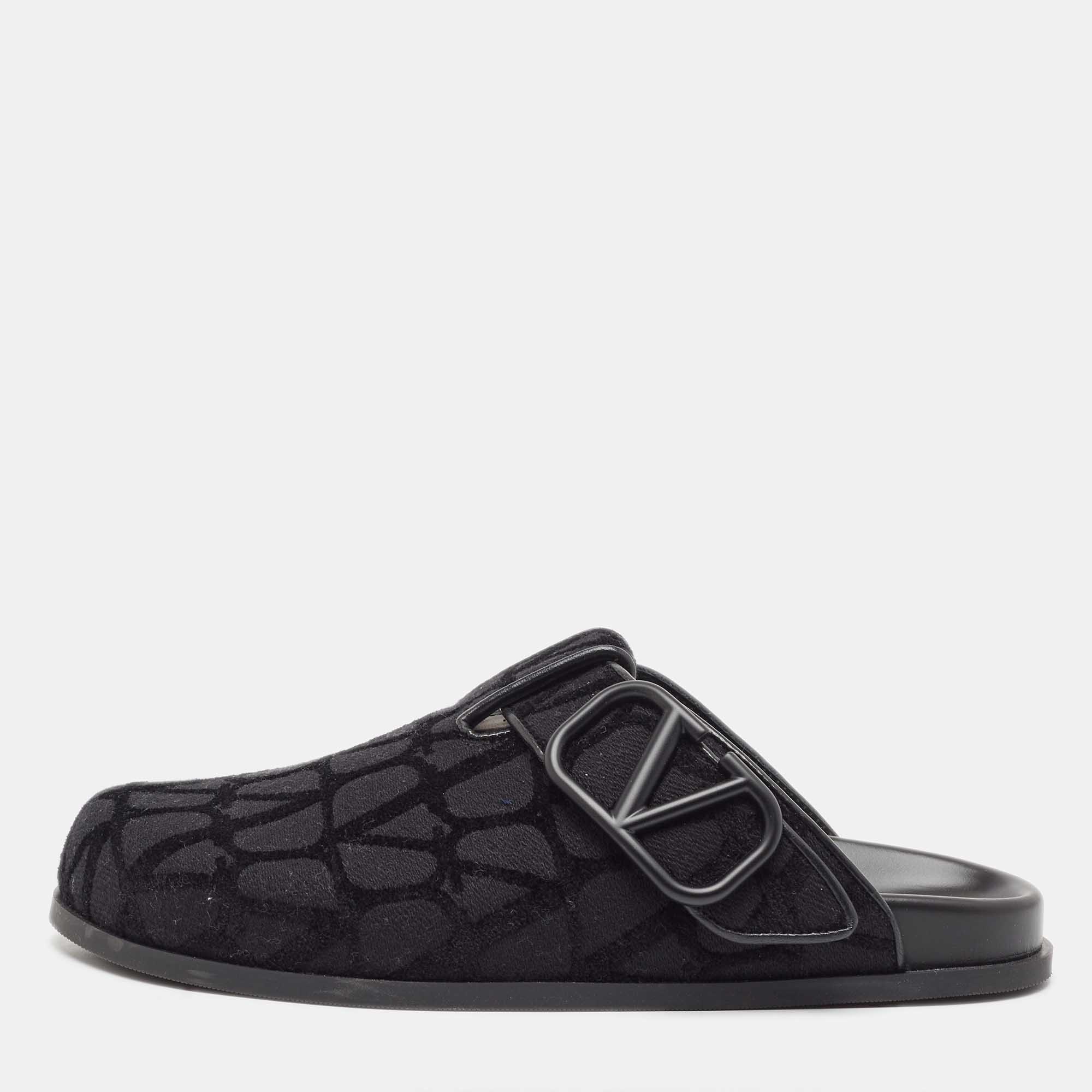 Pre Owned Valentino Garavani Black Fabric and Leather Toile Iconographe VLogo Mules Size 42