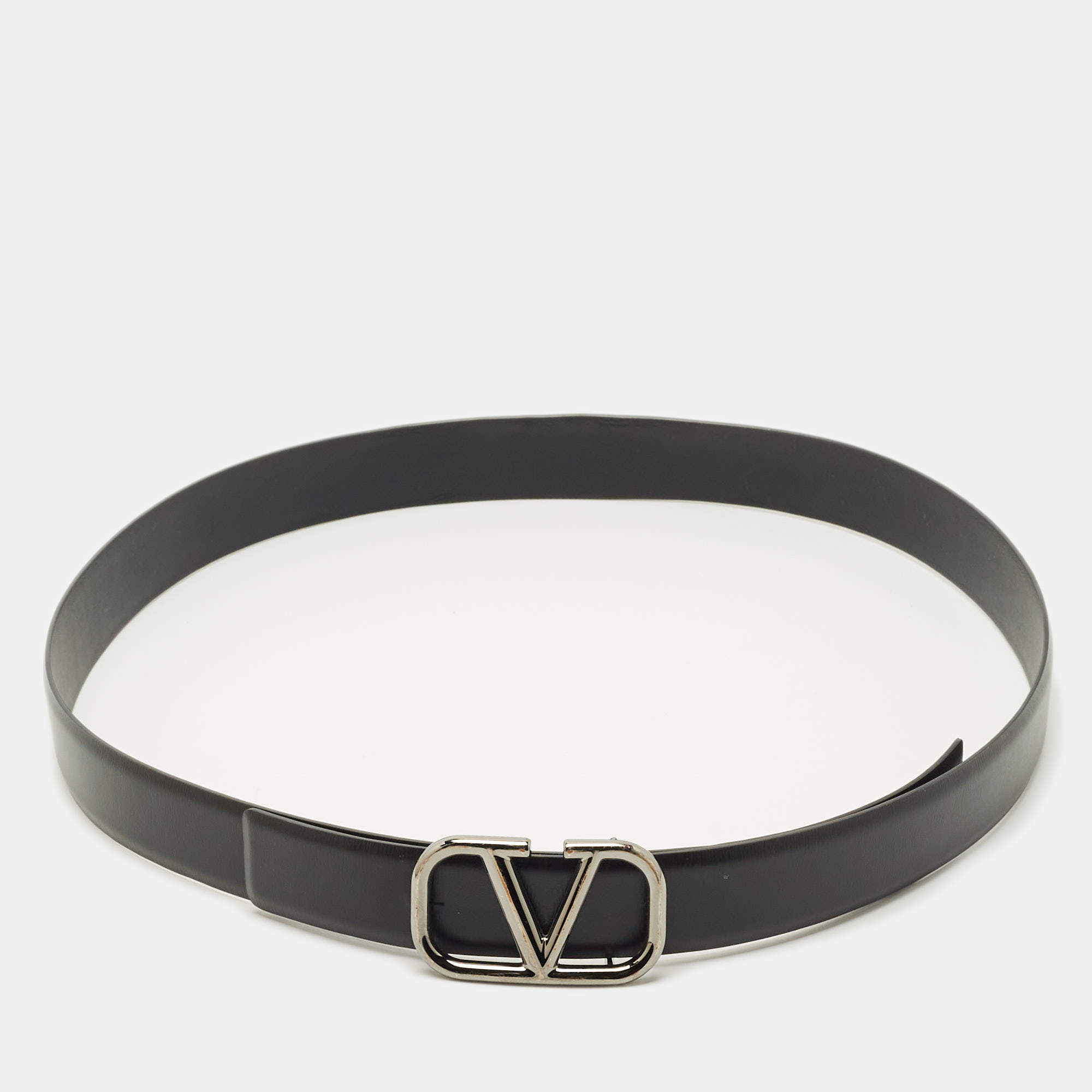 Pre Owned Valentino Black Leather VLogo Buckle Belt 90CM