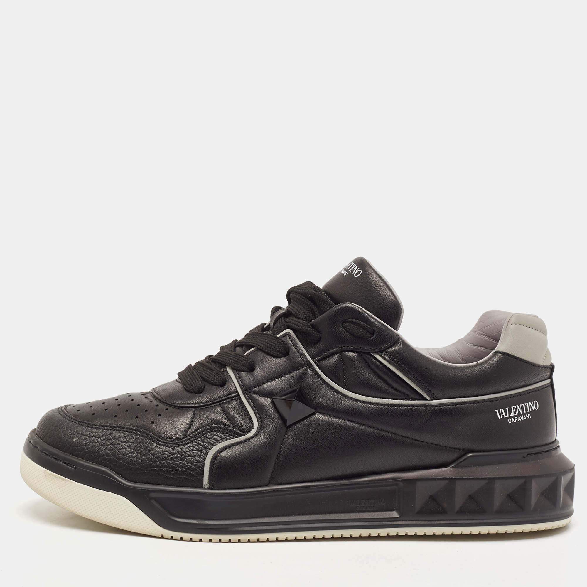 Pre Owned Valentino Black Leather One Stud Low Top Sneakers Size 43.5