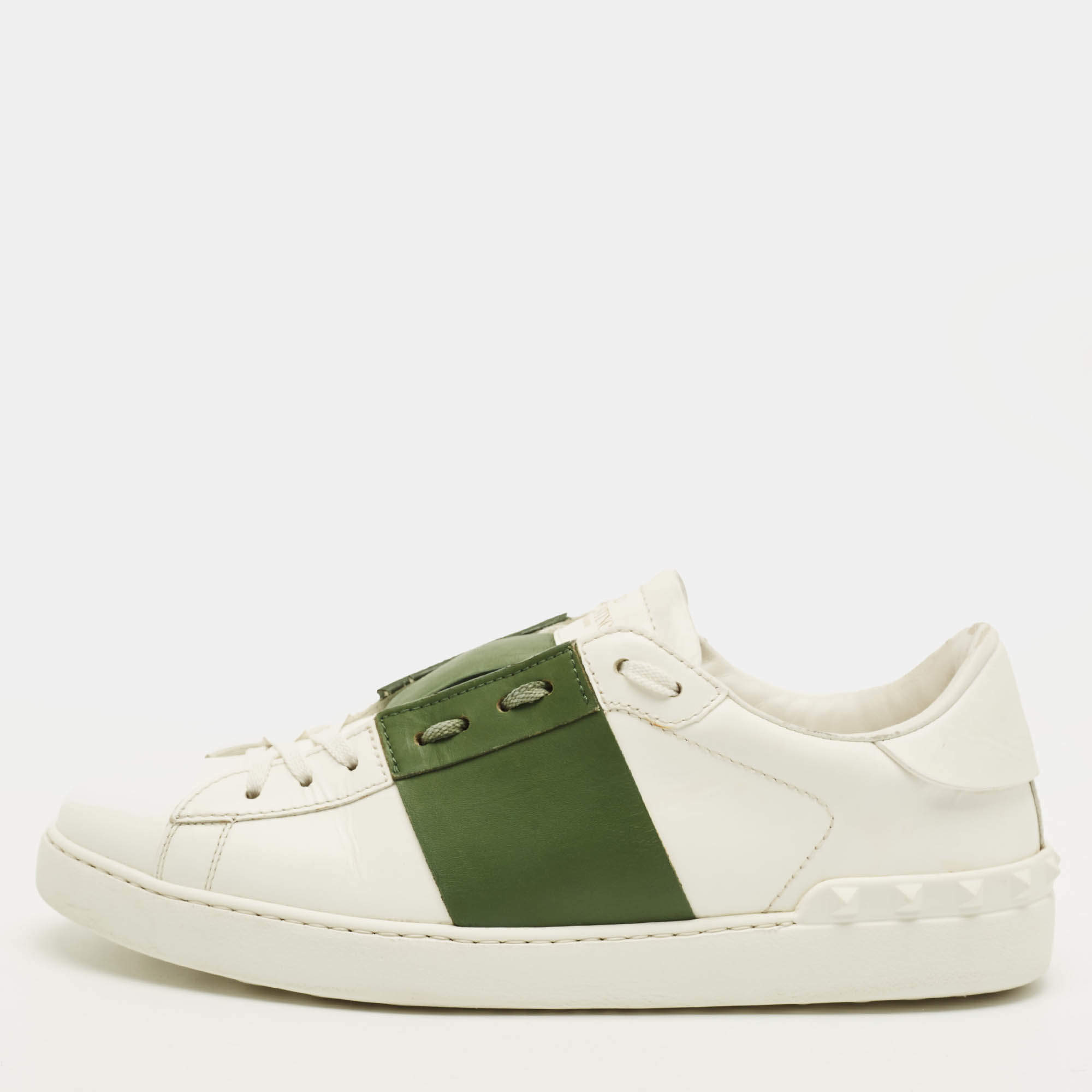 مملوكة مسبقًا حذاء رياضي فالنتينو مفتوح جلد أبيض/أخضر بأربطة مقاس 43