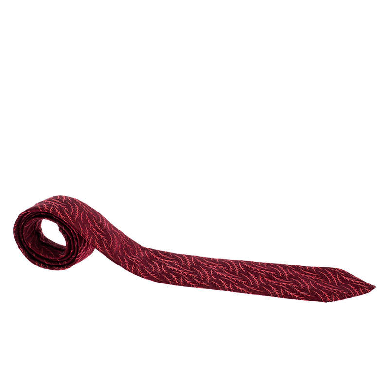 Pre Owned Versace Red Pattern Jacquard Traditional Silk Tie