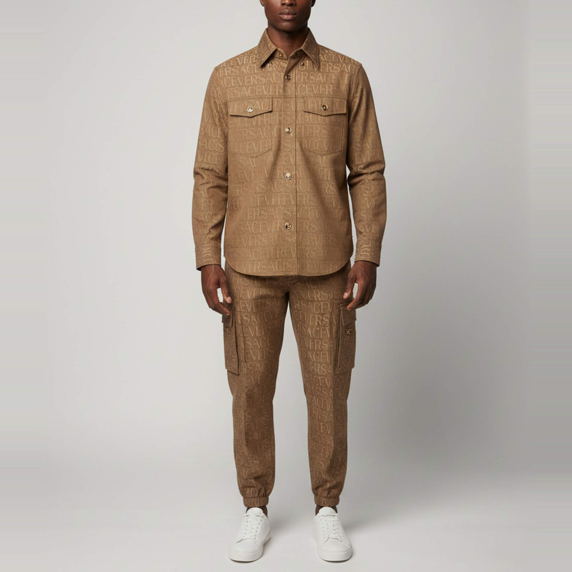 مملوكة مسبقًا Versace Beige Logo Jacquard Shirt and Cargo Pants Set M/S