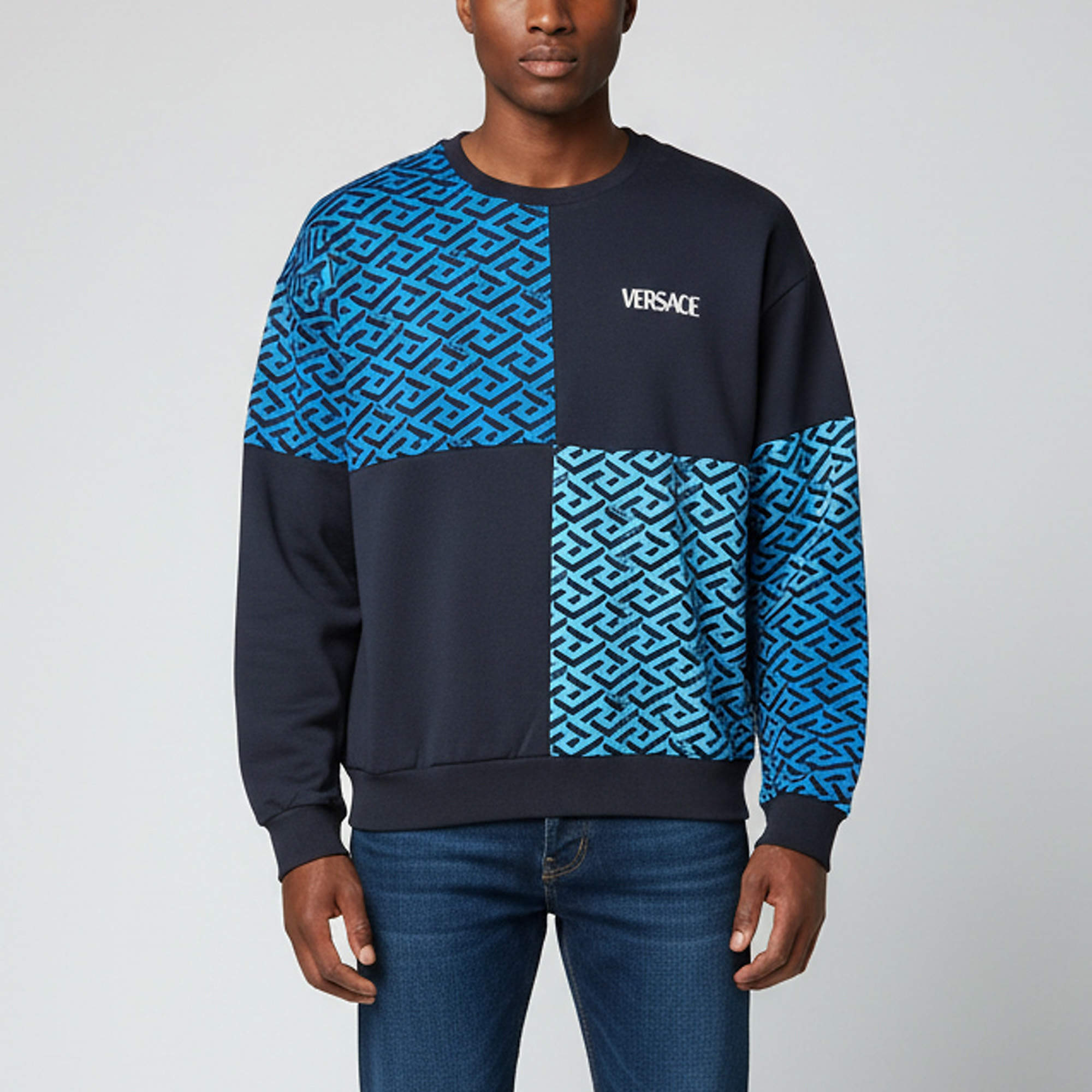 مملوكة مسبقًا Versace Blue Logo Embroidered Cotton Knit La Greca Sweatshirt XL