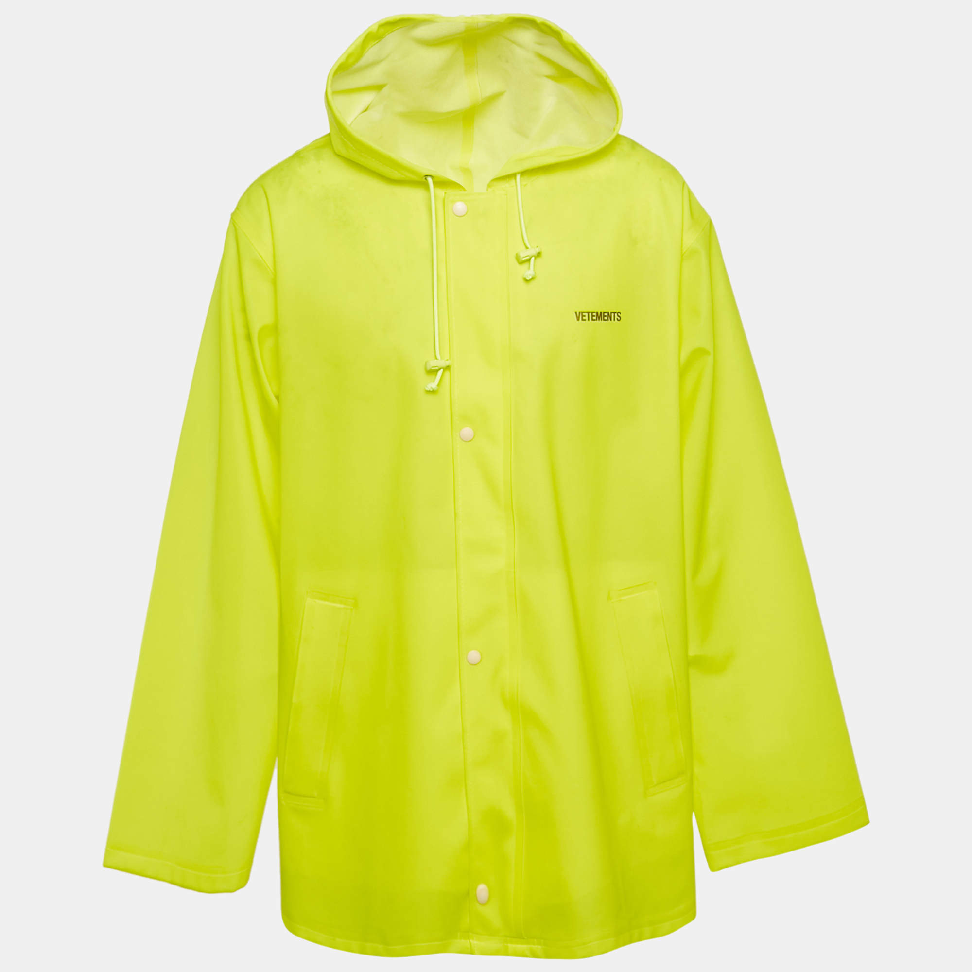 Pre Owned معطف مطر صناعي بطبعة شعار نيون أصفر فيتمنت مقاس واحد