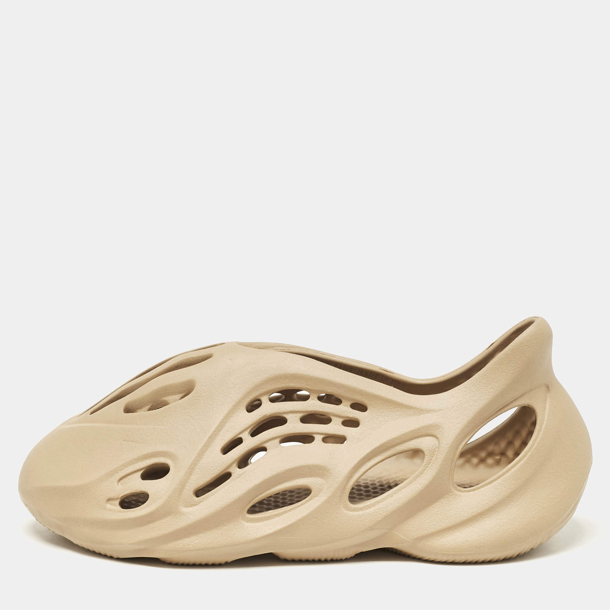 Pre Owned Yeezy x Adidas Beige Rubber Foam RNR Slip On Sneakers Size 46