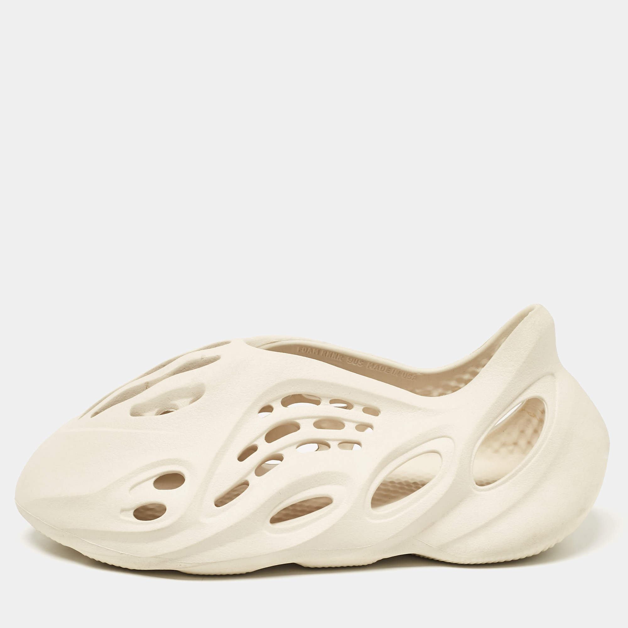 Pre Owned Yeezy x Adidas Off White Rubber Foam RNNR Ararat Sneakers Size 43