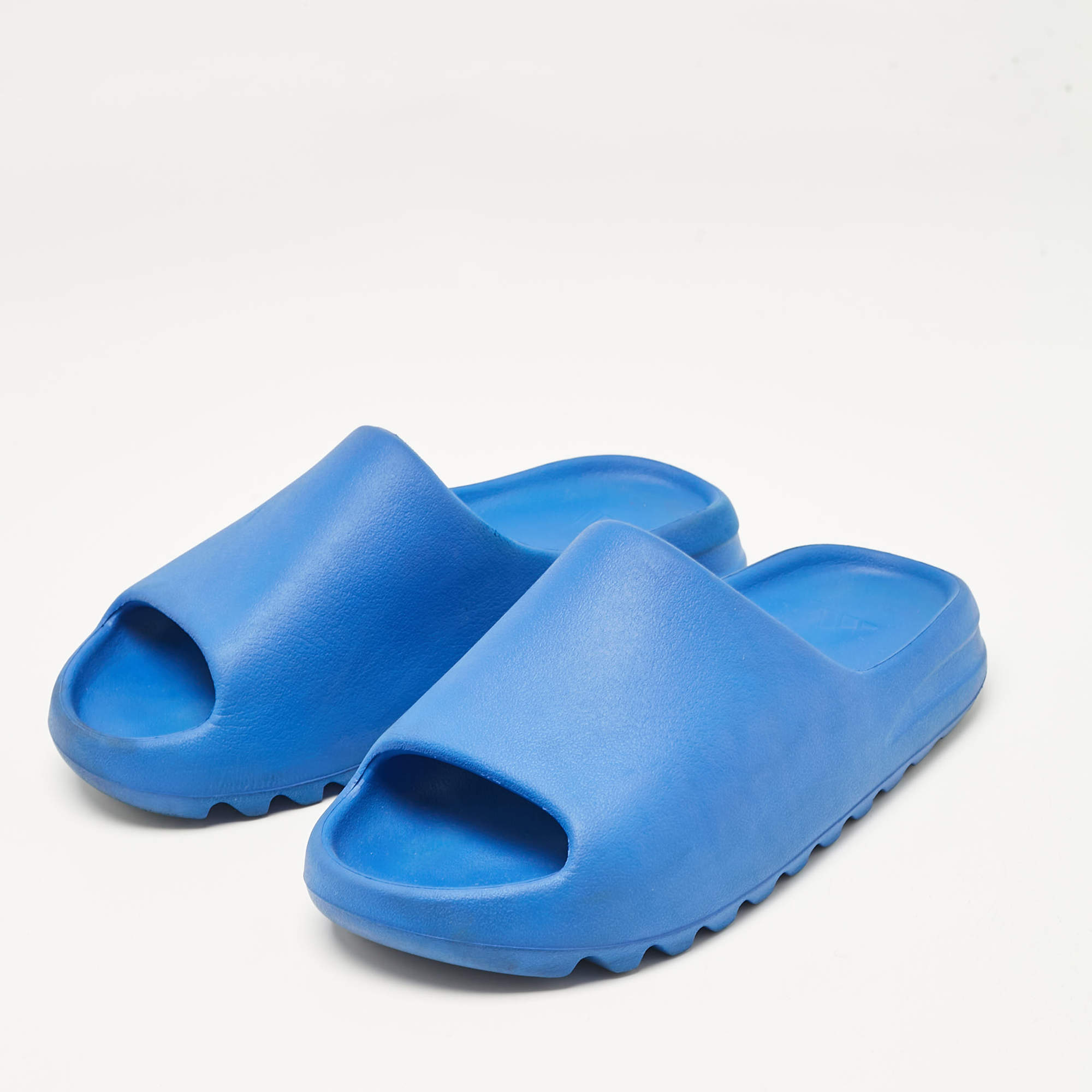 Yeezy x Adidas Blue Rubber Azure Slides Size 44.5 Yeezy x Adidas | TLC