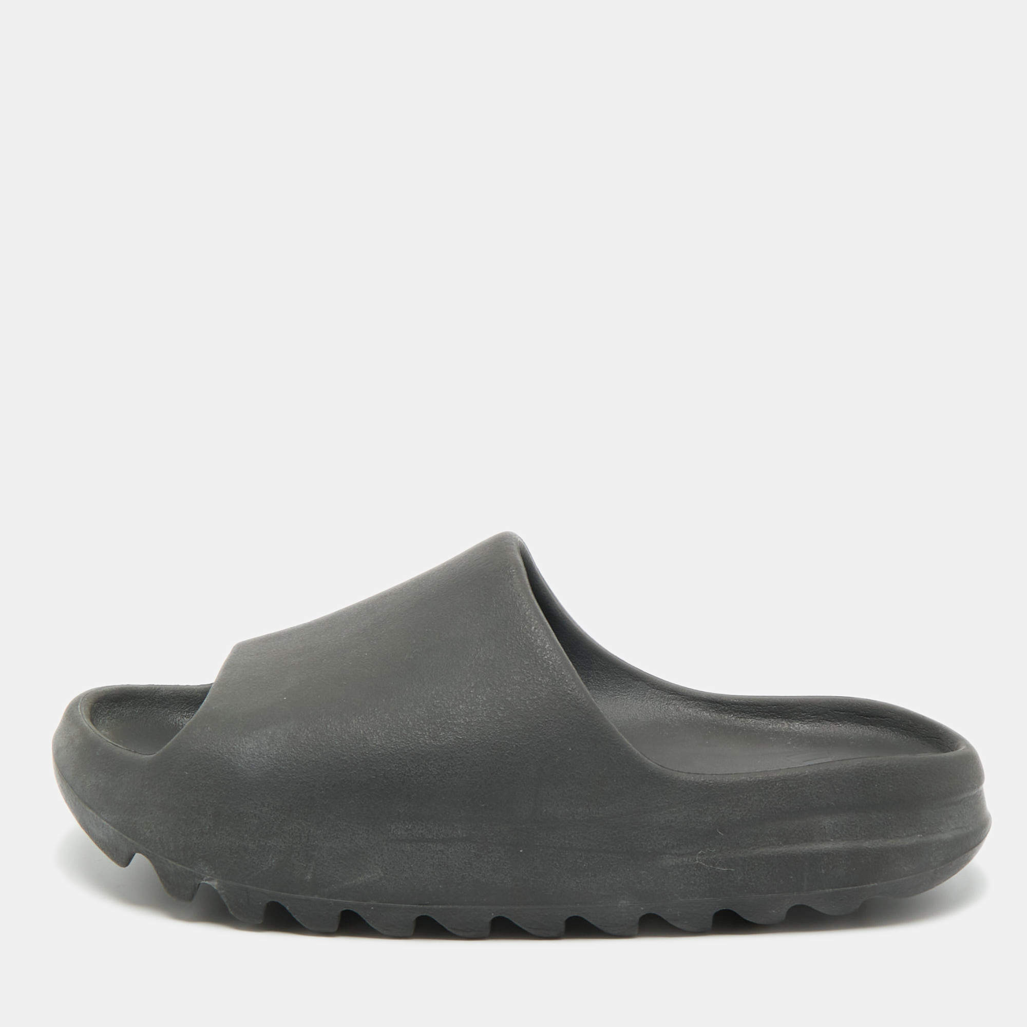 Pre Owned Yeezy x Adidas Black Rubber Onyx Slides Size 44.5