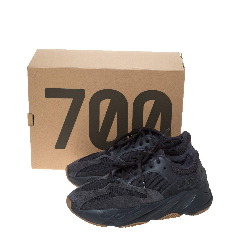 dark grey yeezy 700