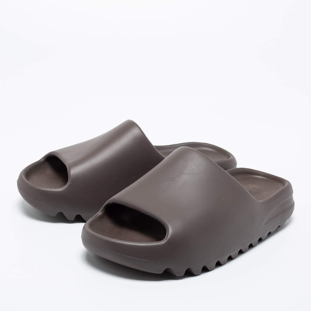 Yeezy x Adidas Brown Rubber Onyx Slides Size 43