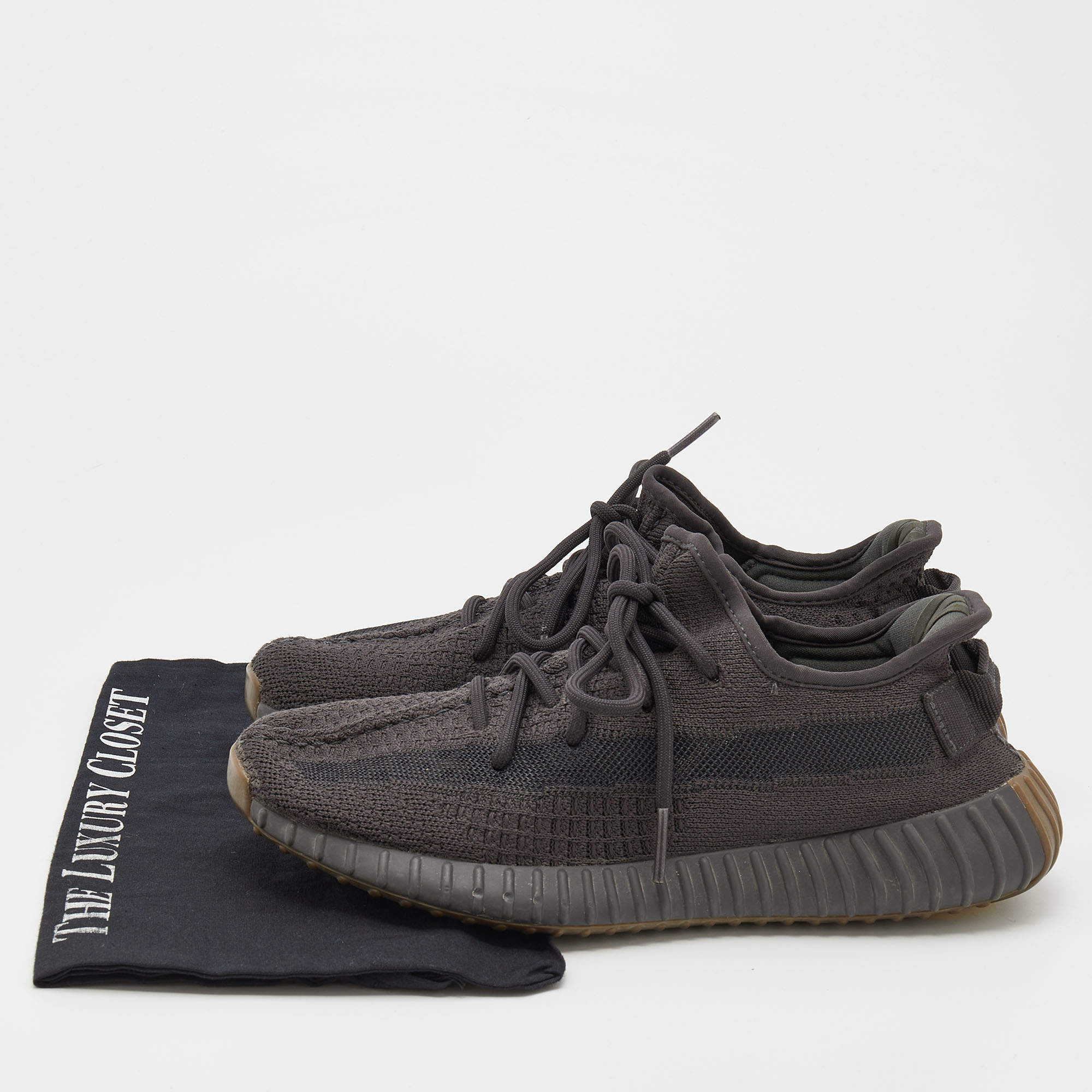 Dark grey sales yeezys