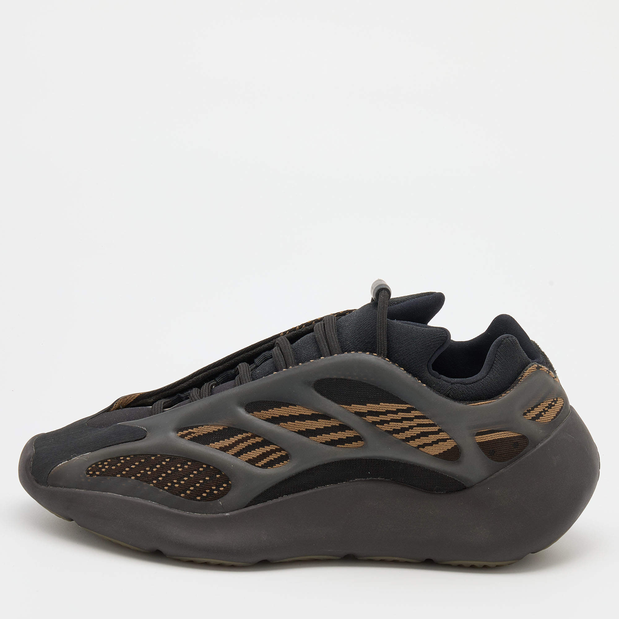 Pre Owned Yeezy x Adidas Black/Brown Knit Fabric and Polyurethane 700 V3 Clabro Sneakers Size 42
