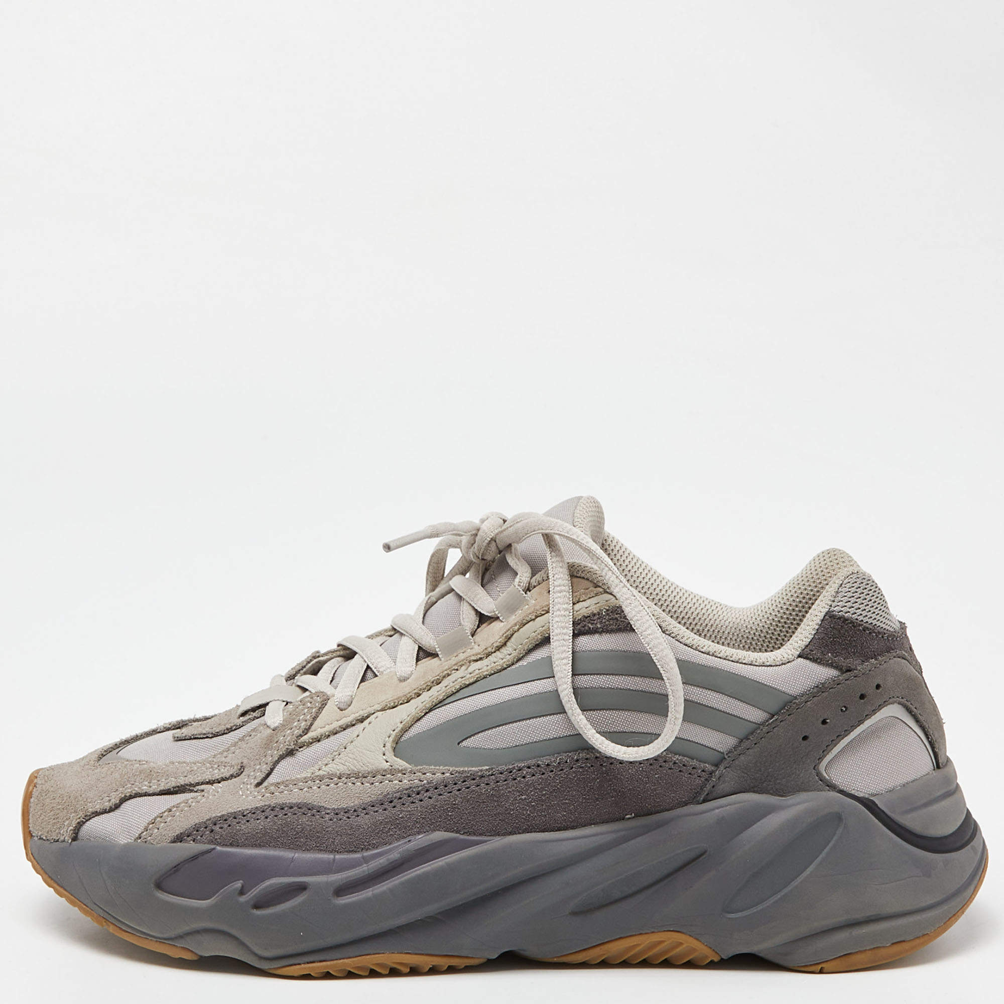 Adidas shoes yeezy 700 on sale