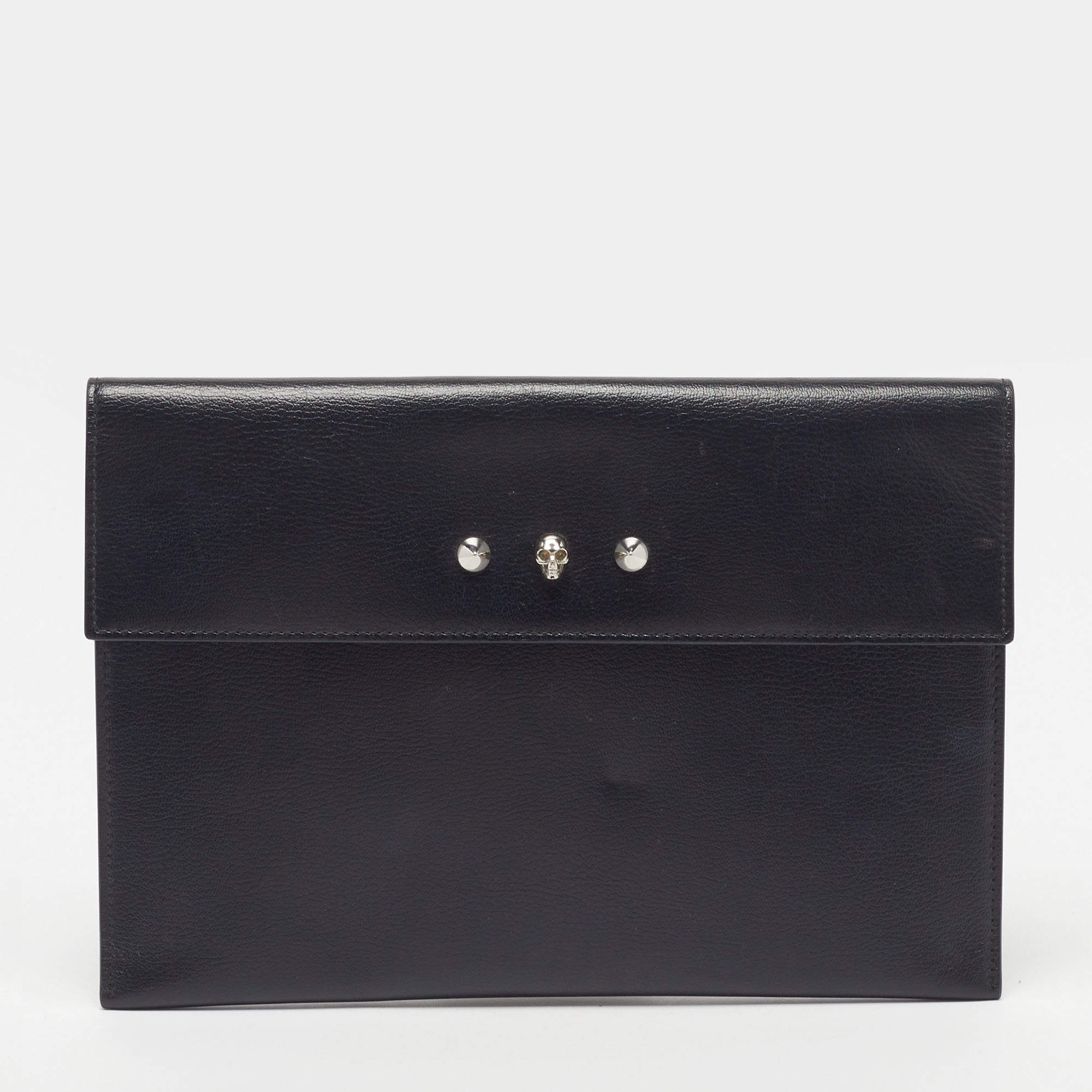 مملوكة مسبقًا Alexander McQueen Skull Black Leather Flat Clutch