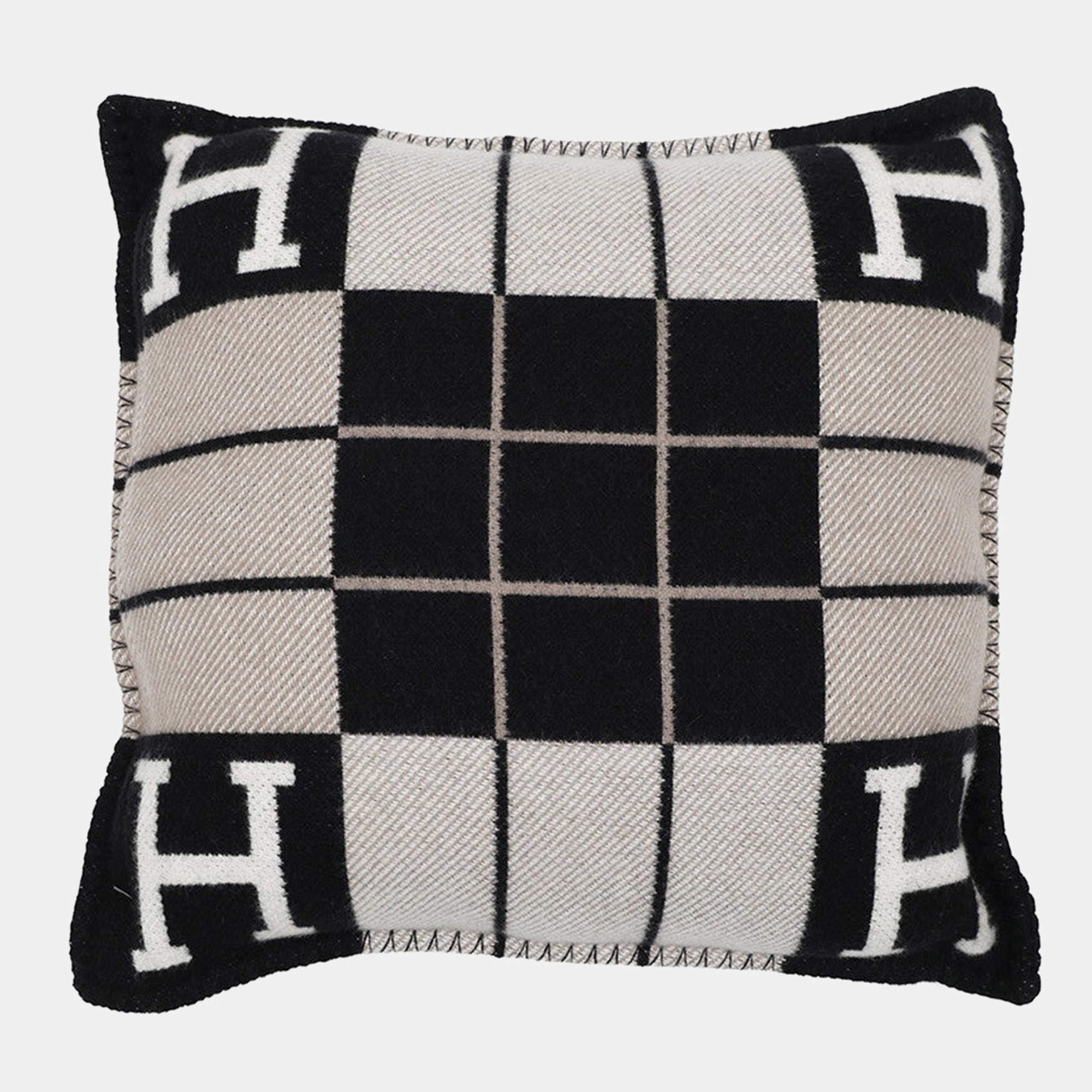 Pre Owned HERMES Avalon III Cushion Ecru Noir Wool90% Cashmere10% Size PM