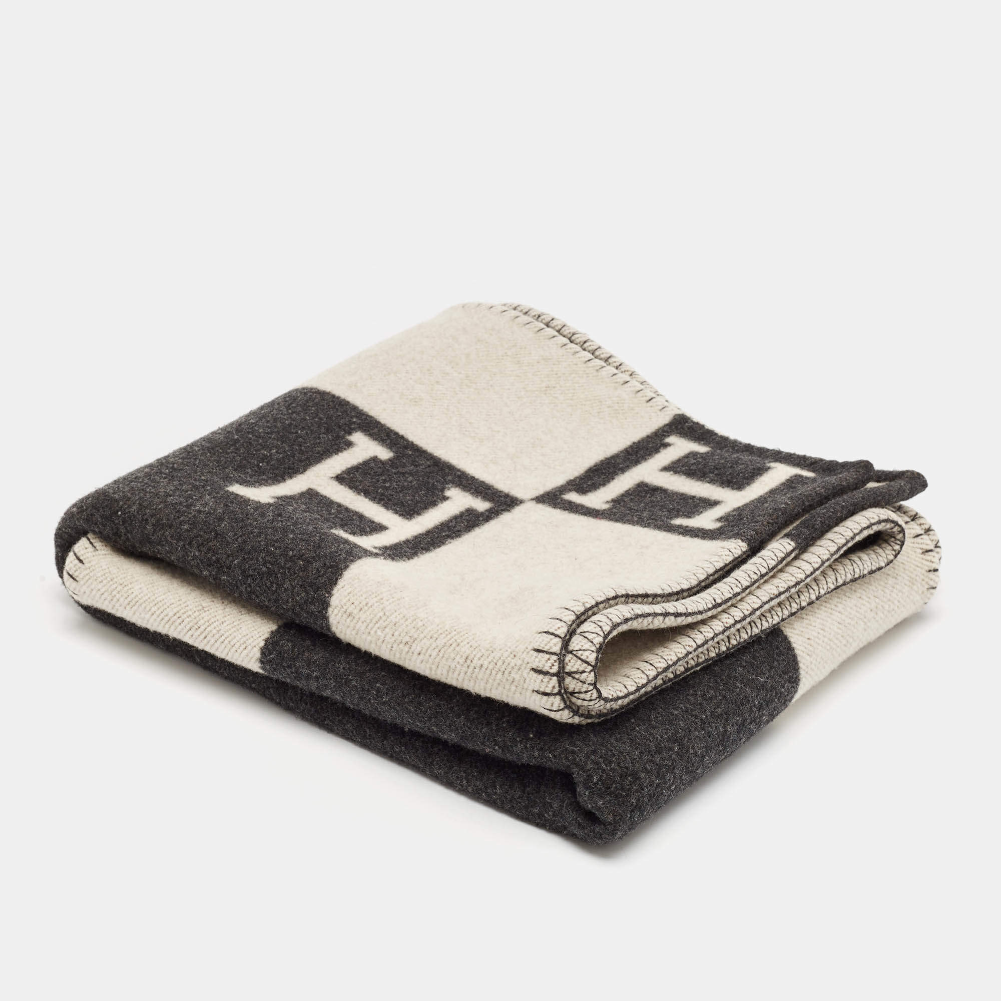Hermès Écru / Gris Foncé Wool Avalon Throw Blanket