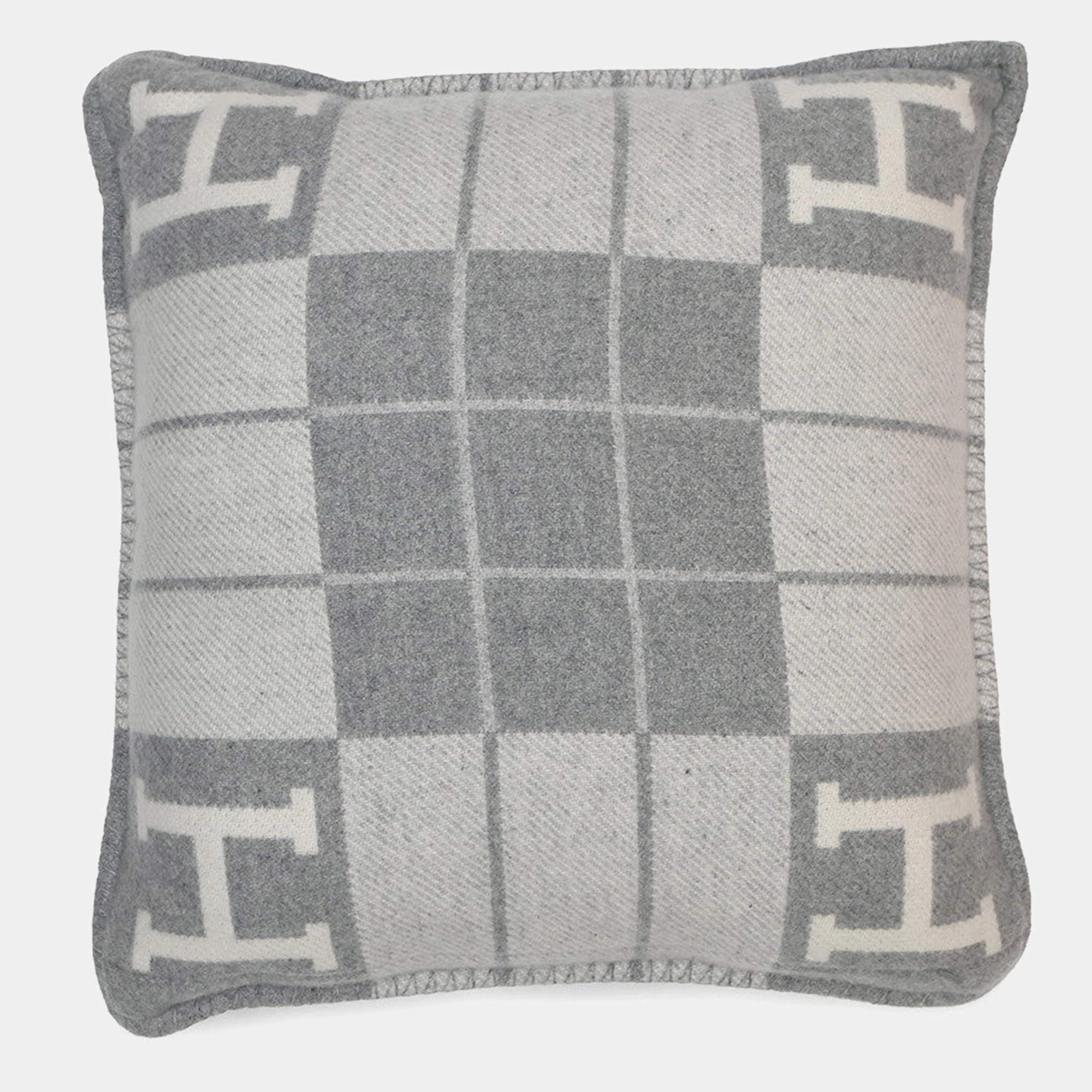 Pre Owned Hermes Avalon 3 Cushion Coco - Camomile Size Pm