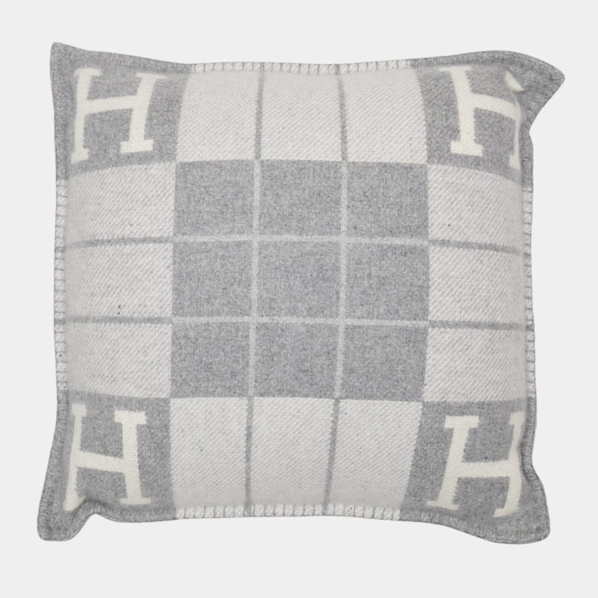 Pre Owned HERMES Avalon III Cushion Ecru/Gris/Claire Wool, Cashmere Size PM