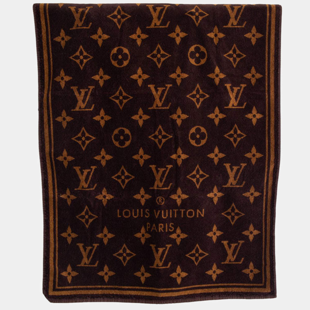 Shop Louis Vuitton MONOGRAM Monogram Classic Beach Towel (M76830, M72364,  M73417, M76214) by nordsud