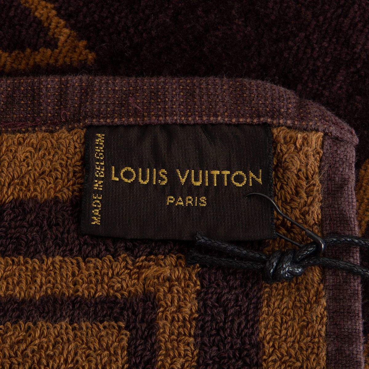 LOUIS VUITTON Monogram Classic Beach Towel Pink
