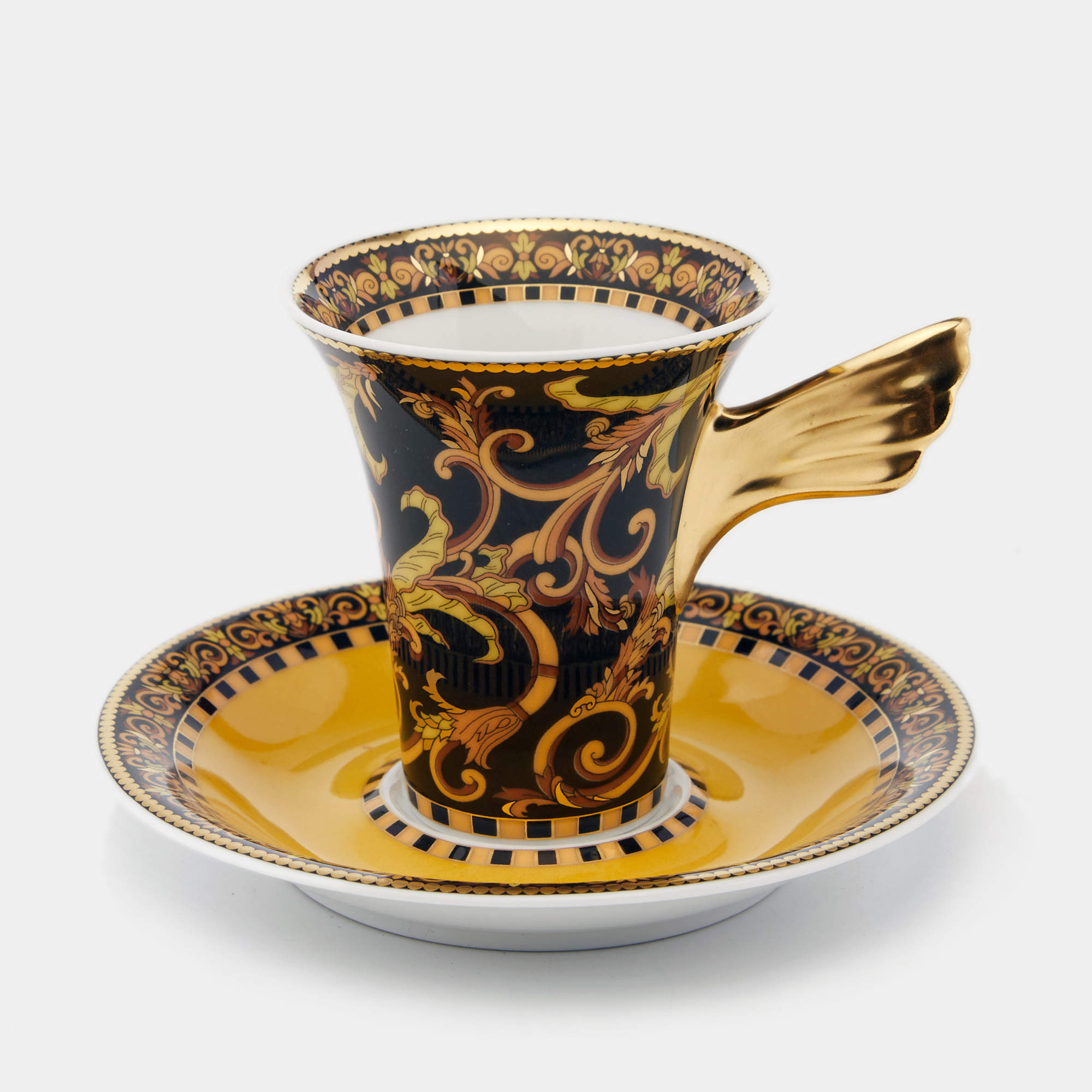 Pre Owned Versace x Rosenthal Black/Gold Porcelain Barocco Espresso Cup and Saucer