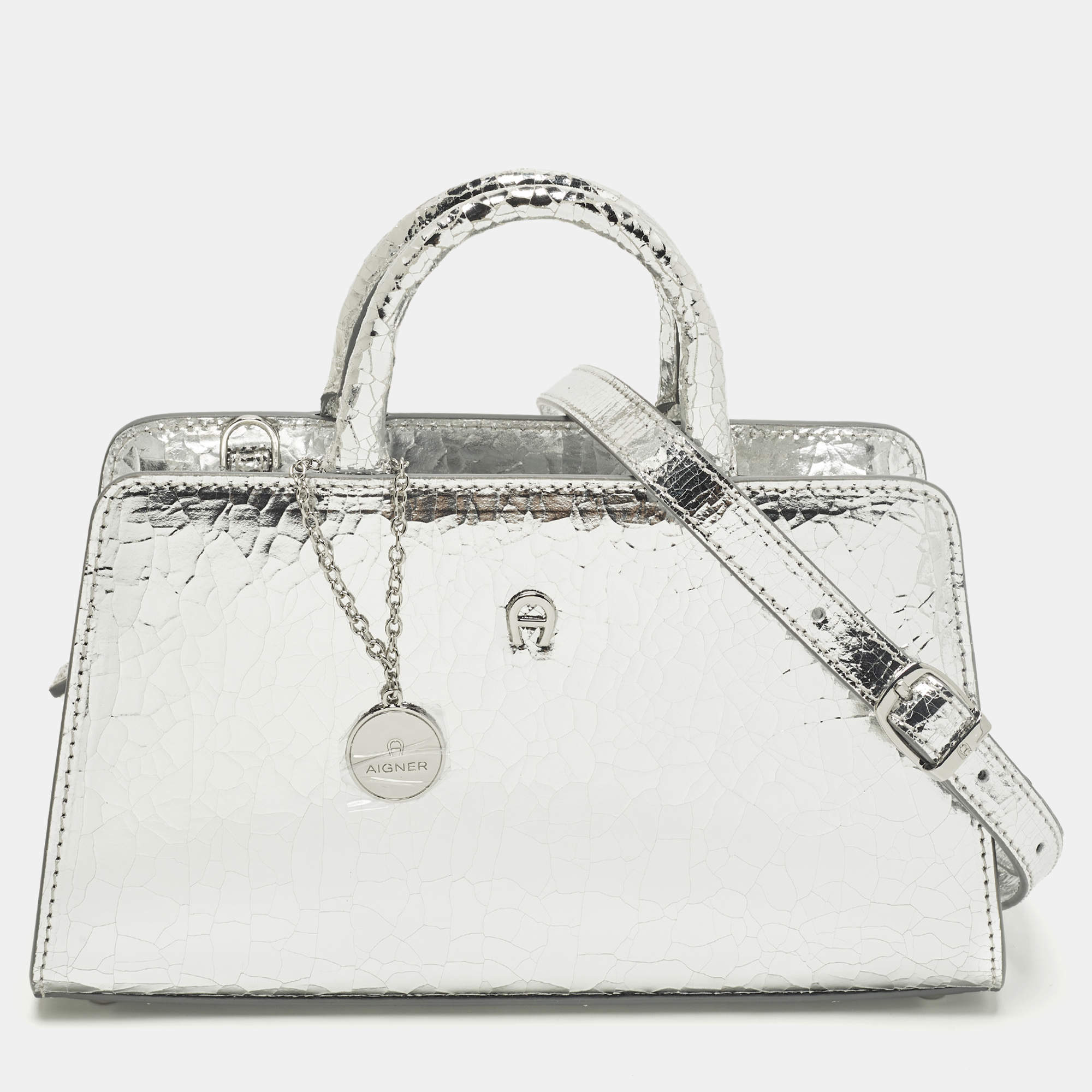 مملوكة مسبقًا Aigner Cybill Stretch S Mini Silver Crackled Leather Satchel