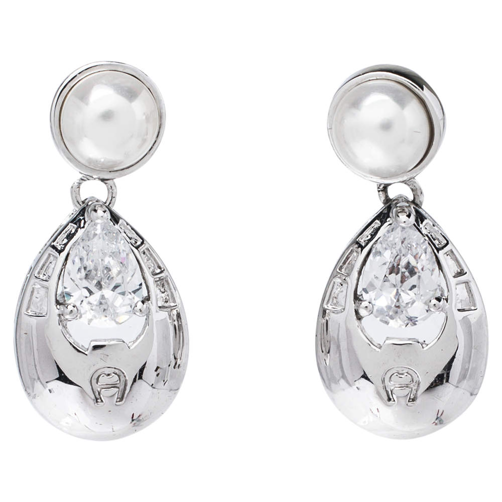 مملوكة مسبقًا أقراط متدلية أيغنر فضي اللون و لؤلؤ صناعي و كريستال 