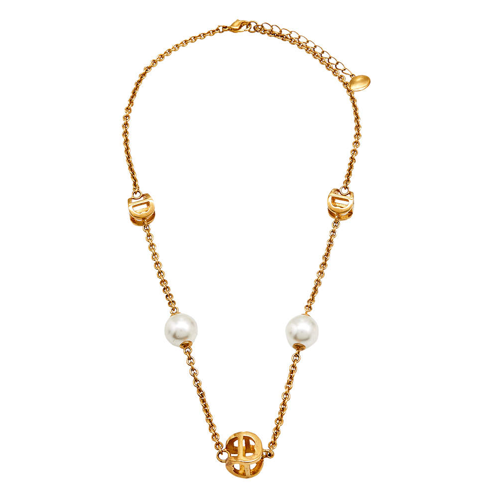 مملوكة مسبقًا Aigner Logo Bar Faux Pearls Gold Tone Metal Necklace