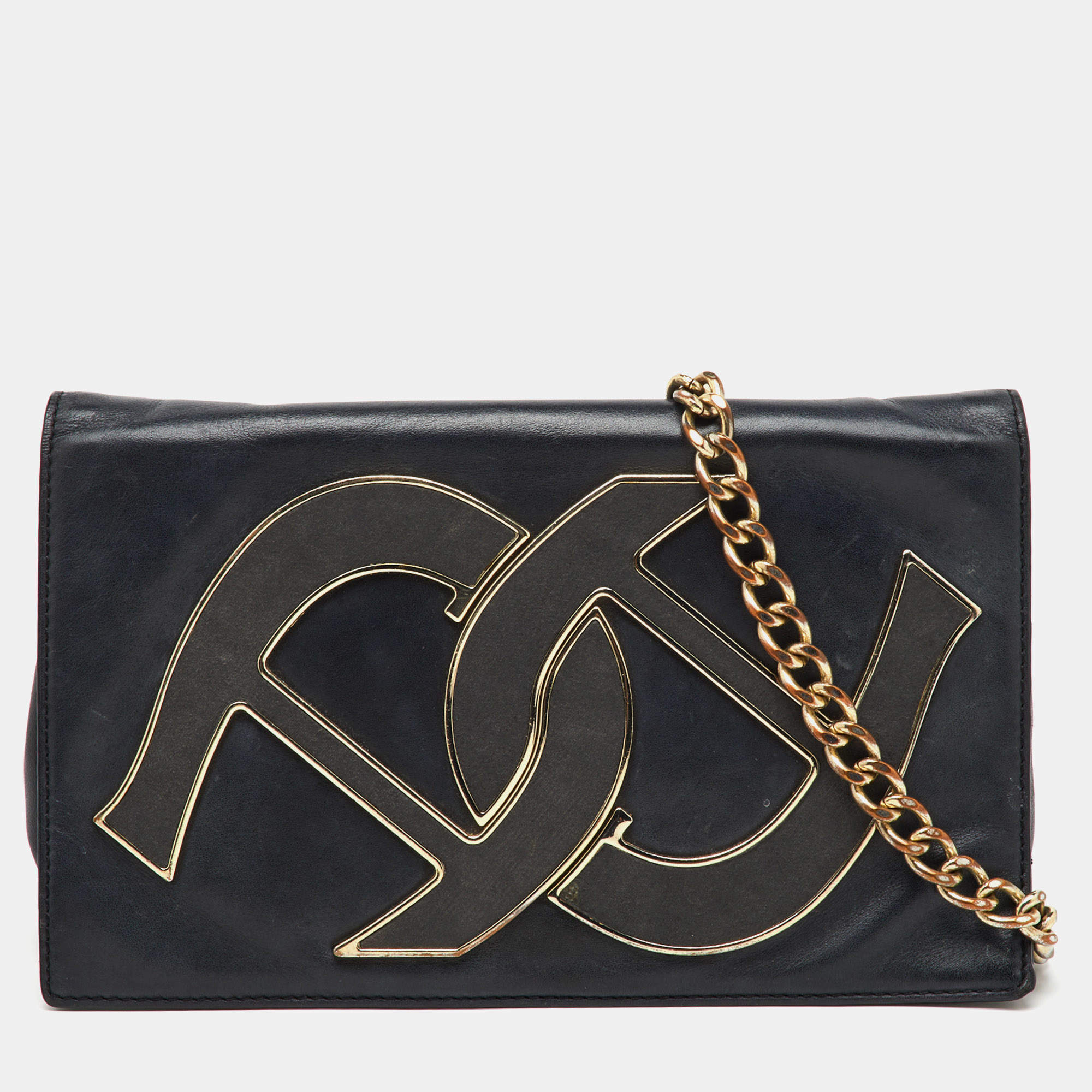 Pre Owned Aigner Black Leather Logo Flap Chain Shoulder Bag