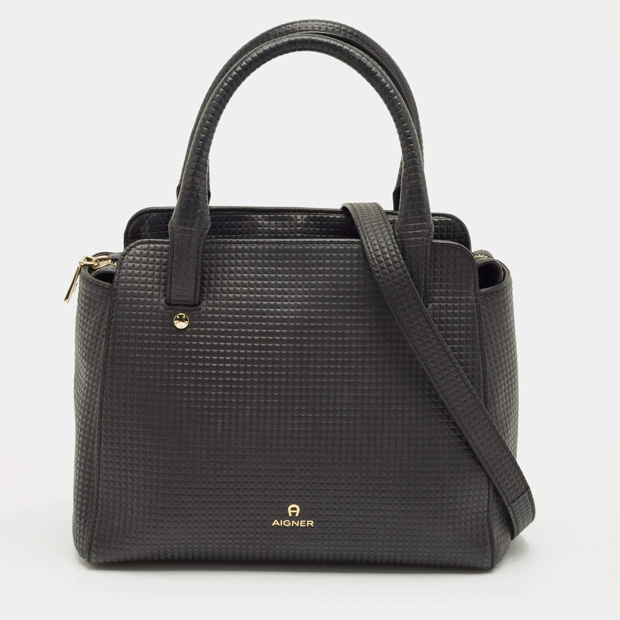 Pre Owned Aigner Black Textured Leather Cybill Tote