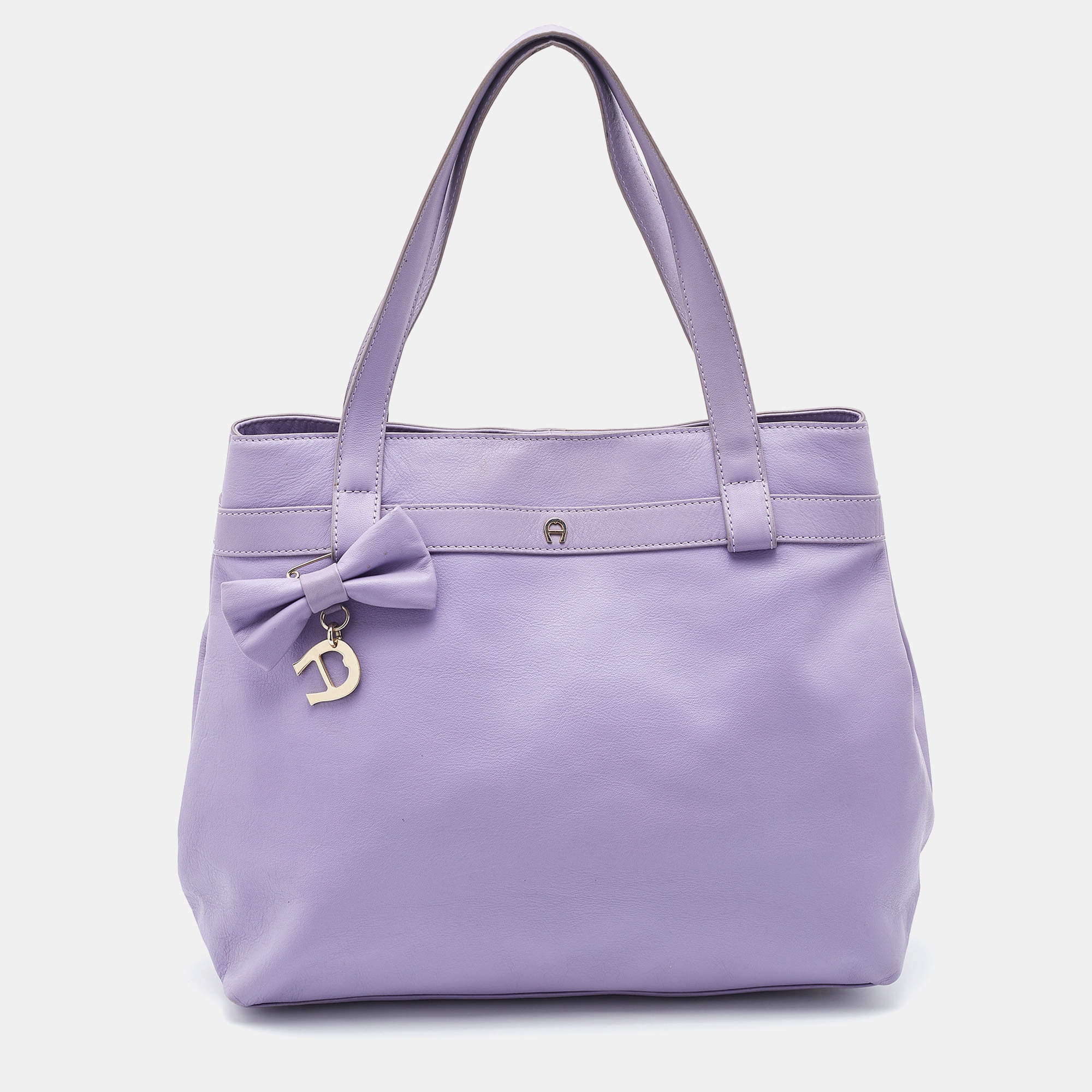 Pre Owned Aigner Lilac Leather Bow Logo Charm Tote