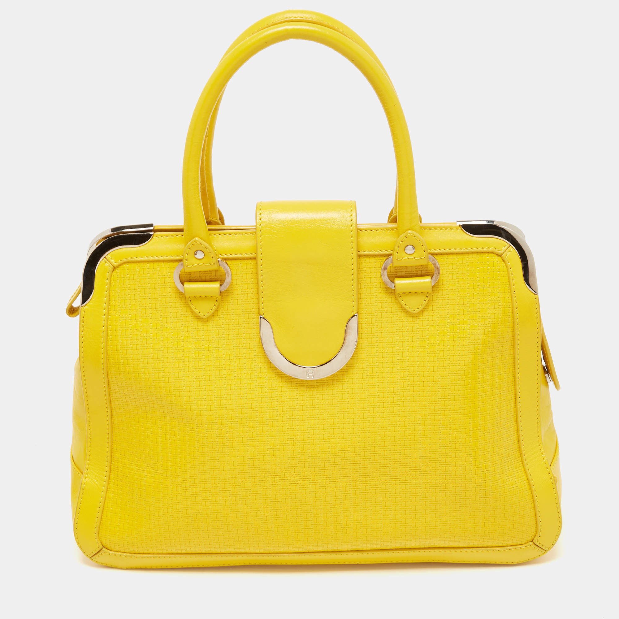 Khadim India launches new range of women's handbags & leather goods