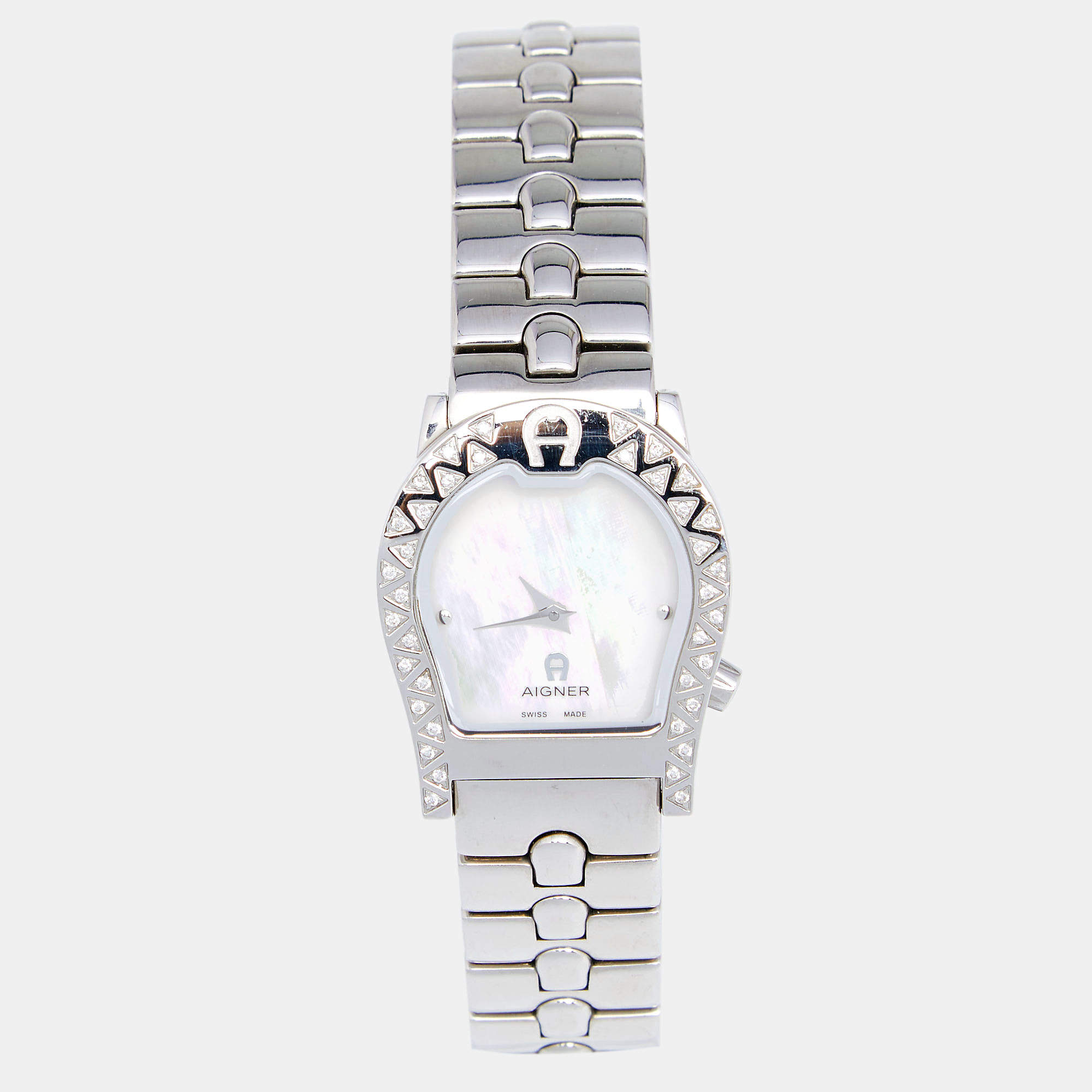 Pre Owned Aigner Mother of Pearl Stainless Steel Ravenna A01200 Women's Wristwatch 24 mm