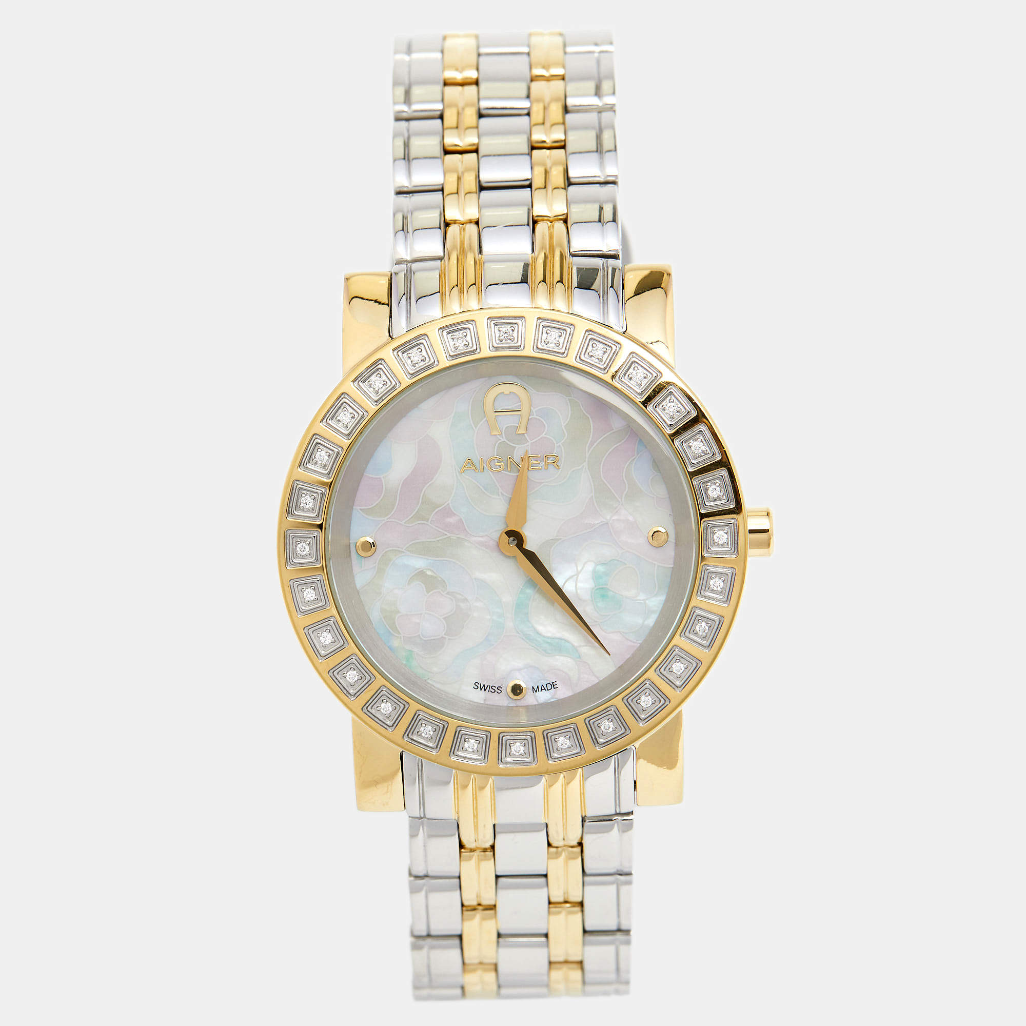 Pre Owned Aigner Mother of Pearl Two Tone Stainless Steel Cortina A26300 Women's Wristwatch 36 mm