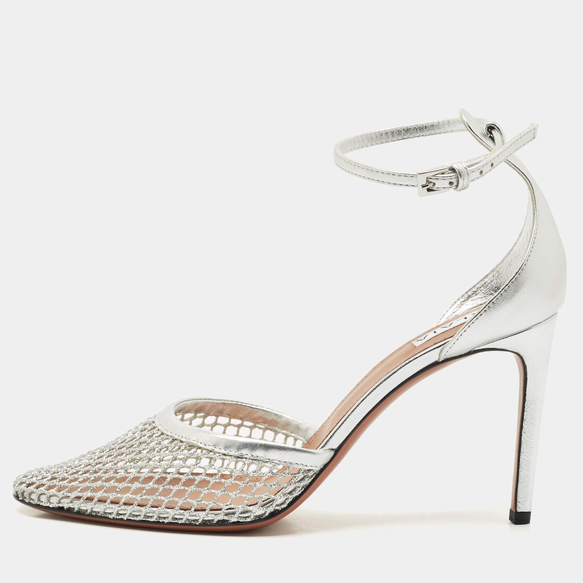 مملوكة مسبقًا صندل علایا شبكة سوداء وجلد لامع بشبكة فتحات بحزام للكاحل مقاس 36