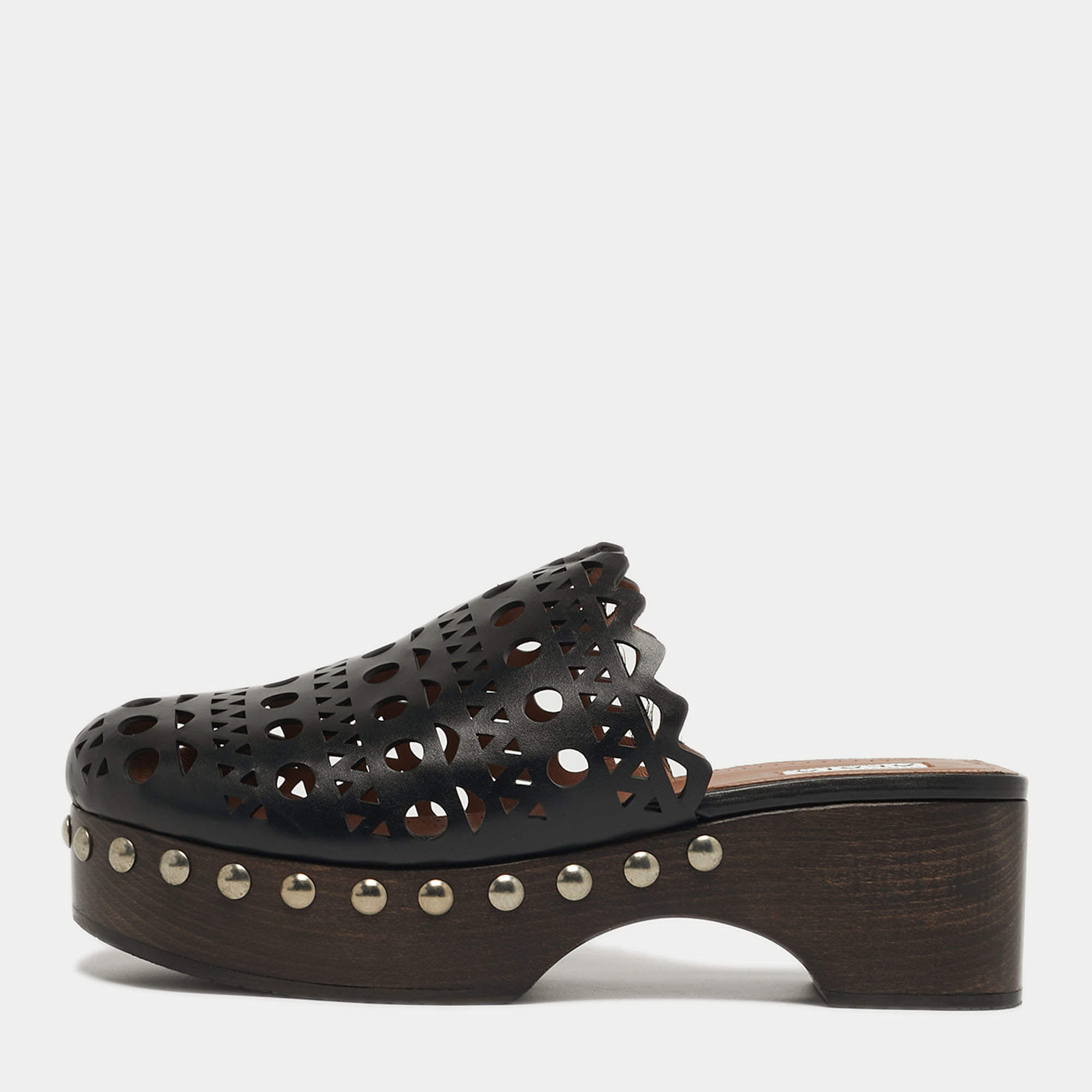 مملوكة مسبقًا Alaia Size 40 Black Leather Laser Cut Platform Clogs