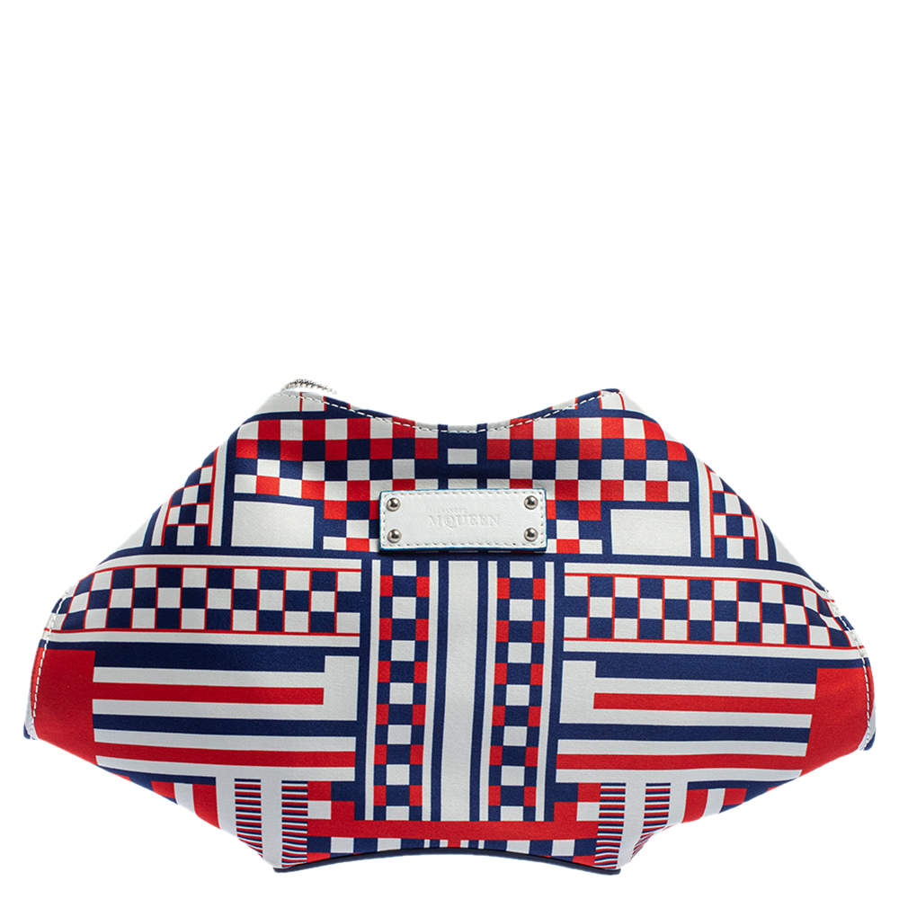 مملوكة مسبقًا Alexander McQueen Multicolor Satin Geometric Print De Manta Clutch