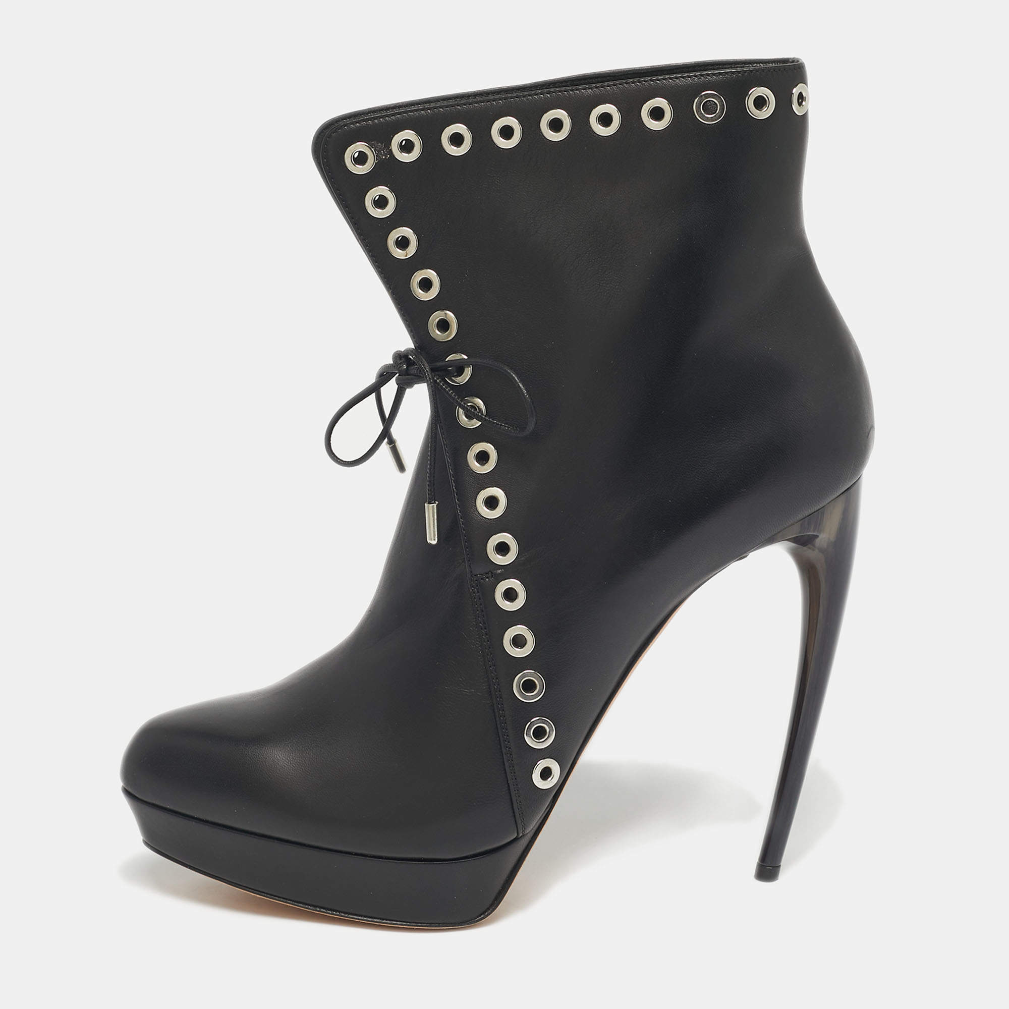 Pre Owned Alexander McQueen Black Leather Eyelet Horn Heel Ankle Length Boots Size 40.5