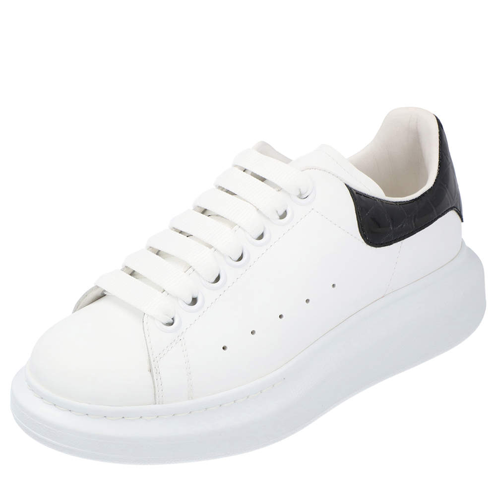 حذاء رياضي إم سي كيو أبيض واسع مقاس 38