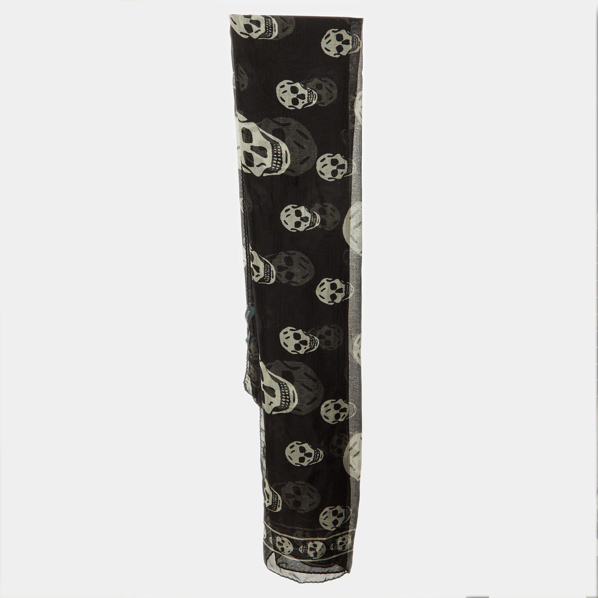 Pre Owned Alexander McQueen black Skull Printed Silk Scarf