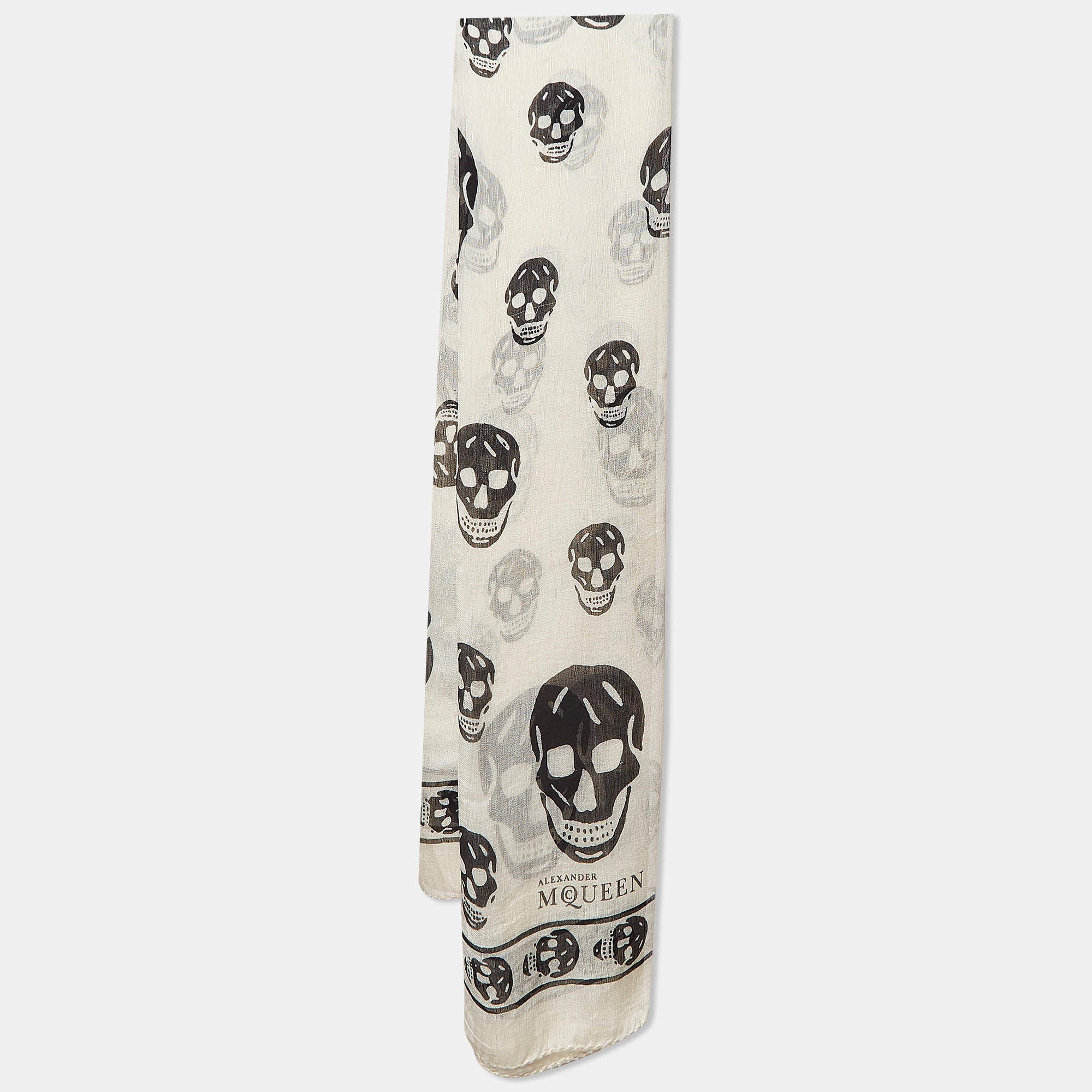 Pre Owned Alexander McQueen White/Black Skull Printed Silk Scarf