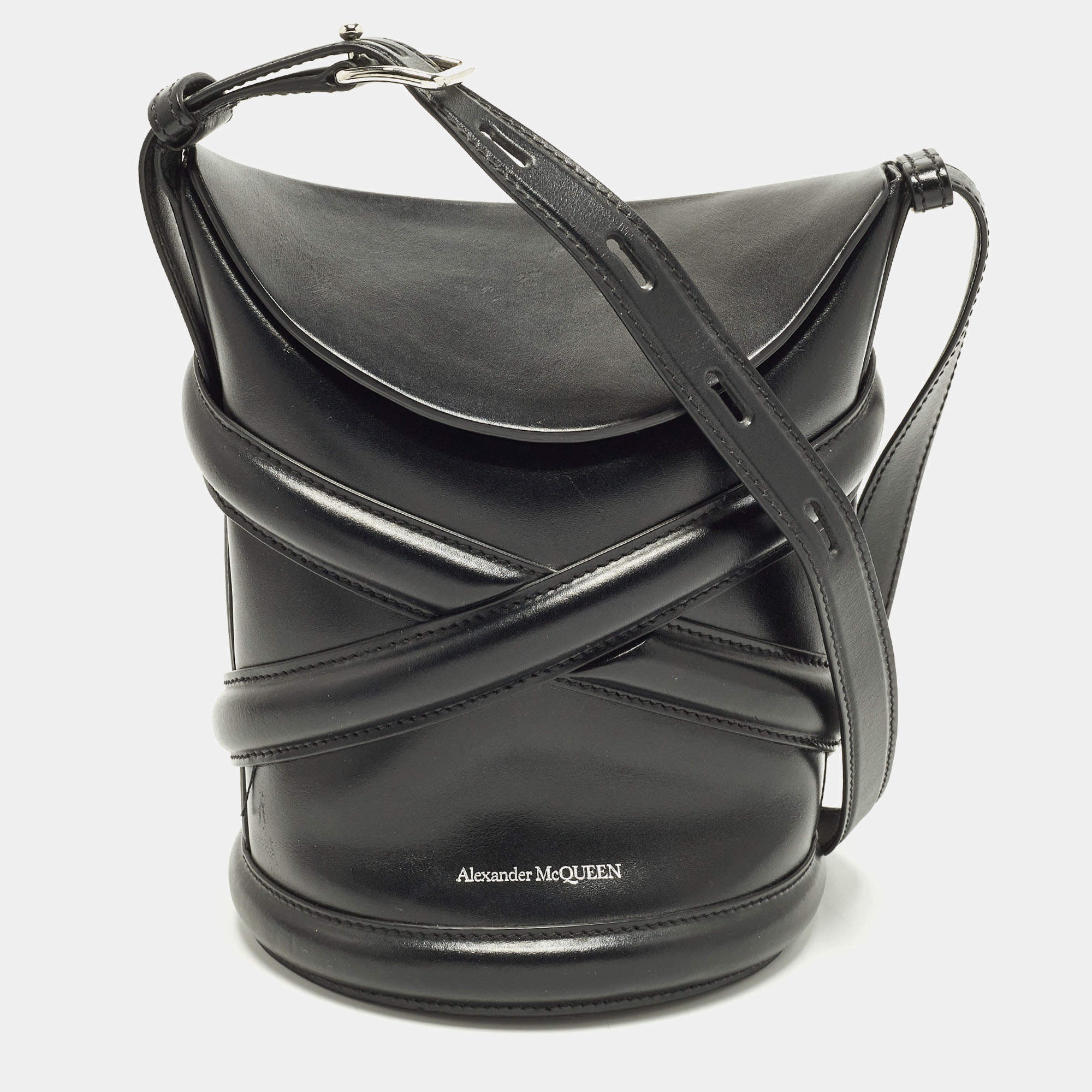 Pre Owned Alexander McQueen The Curve Black Leather Bucket Bag