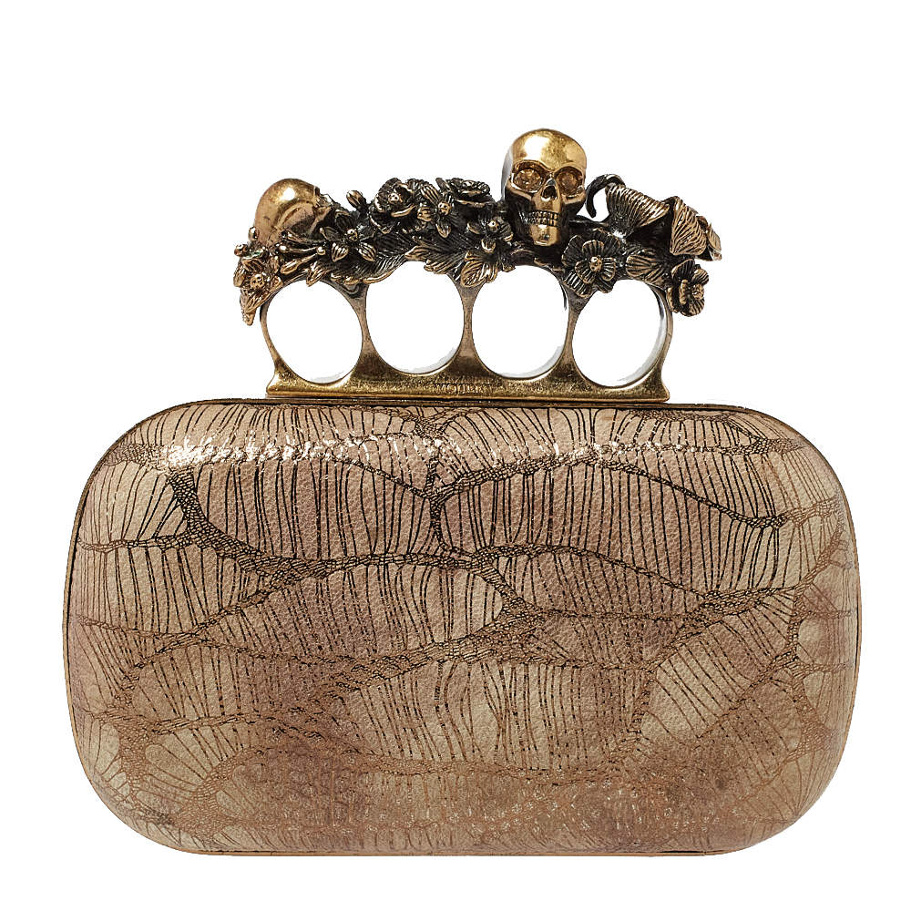 Pre Owned حقيبة كلتش أليكساندر ماكوين صندوق عقلة إصبع جلد بيج/ ذهبي ميتالك