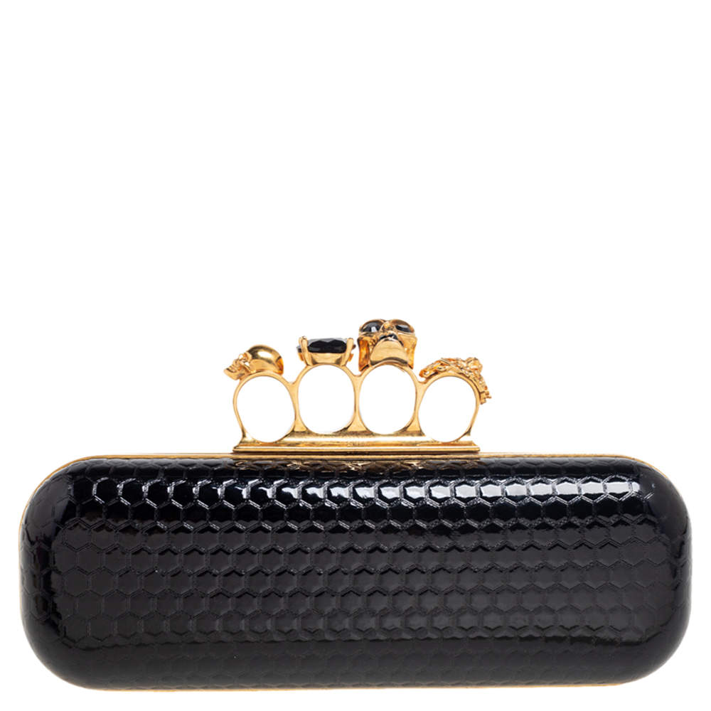 مملوكة مسبقًا Alexander McQueen Black Patent Leather Skull Knuckle Box Clutch