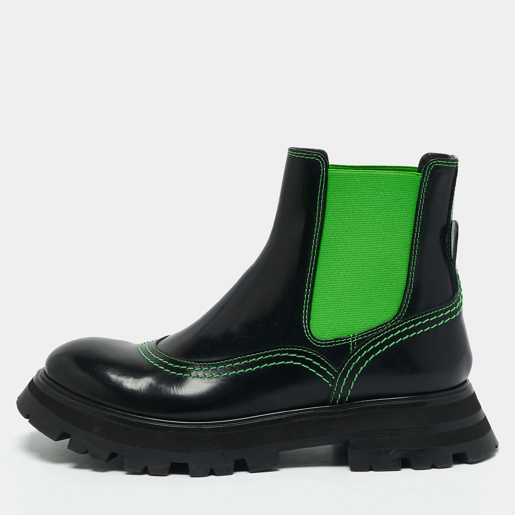 Alexander McQueen Black/Green Leather Wander Chelsea Ankle Length Boots Size 38