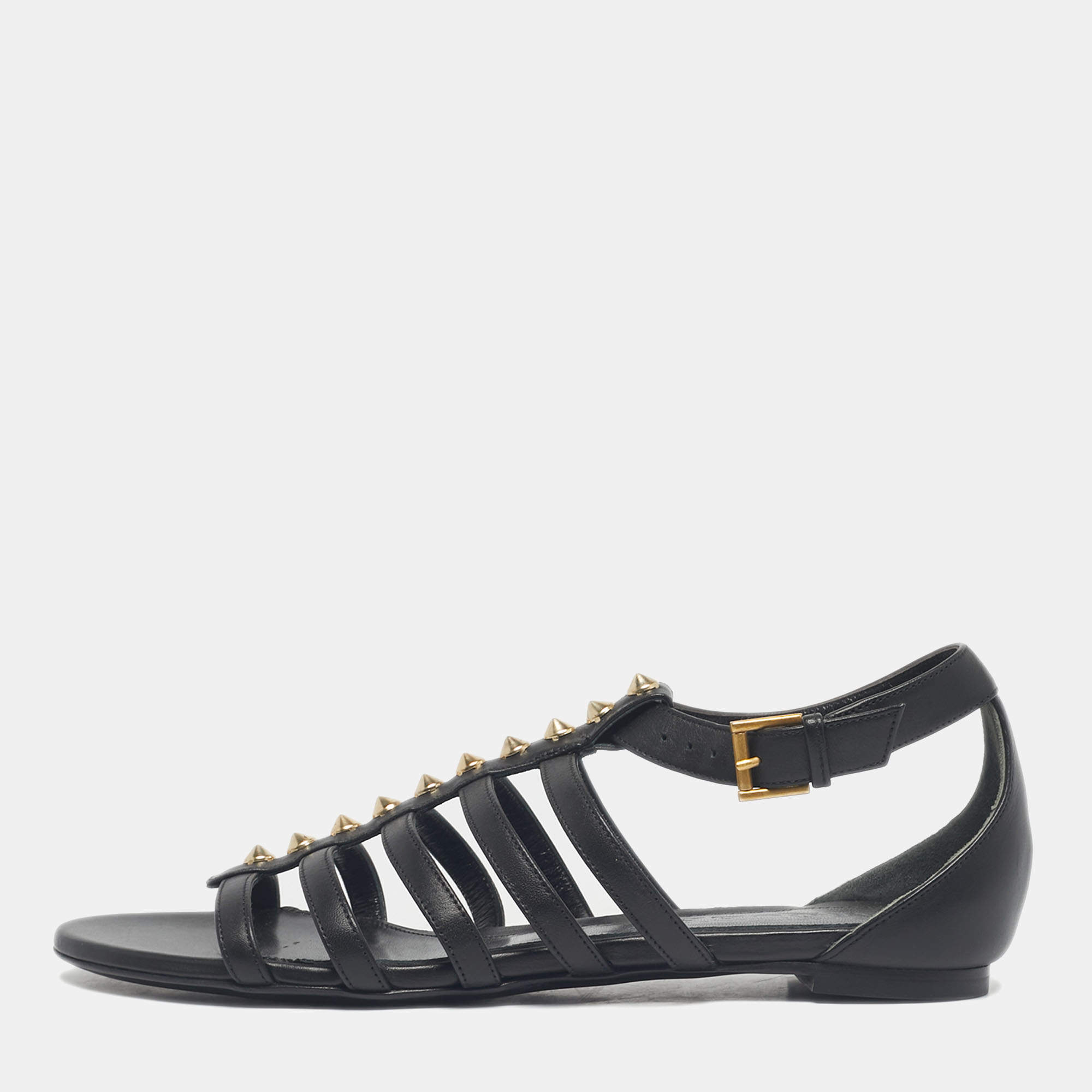 مملوكة مسبقًا صندل ألكسندر ماكوين مسطح مرصع جلد أسود مقاس 38